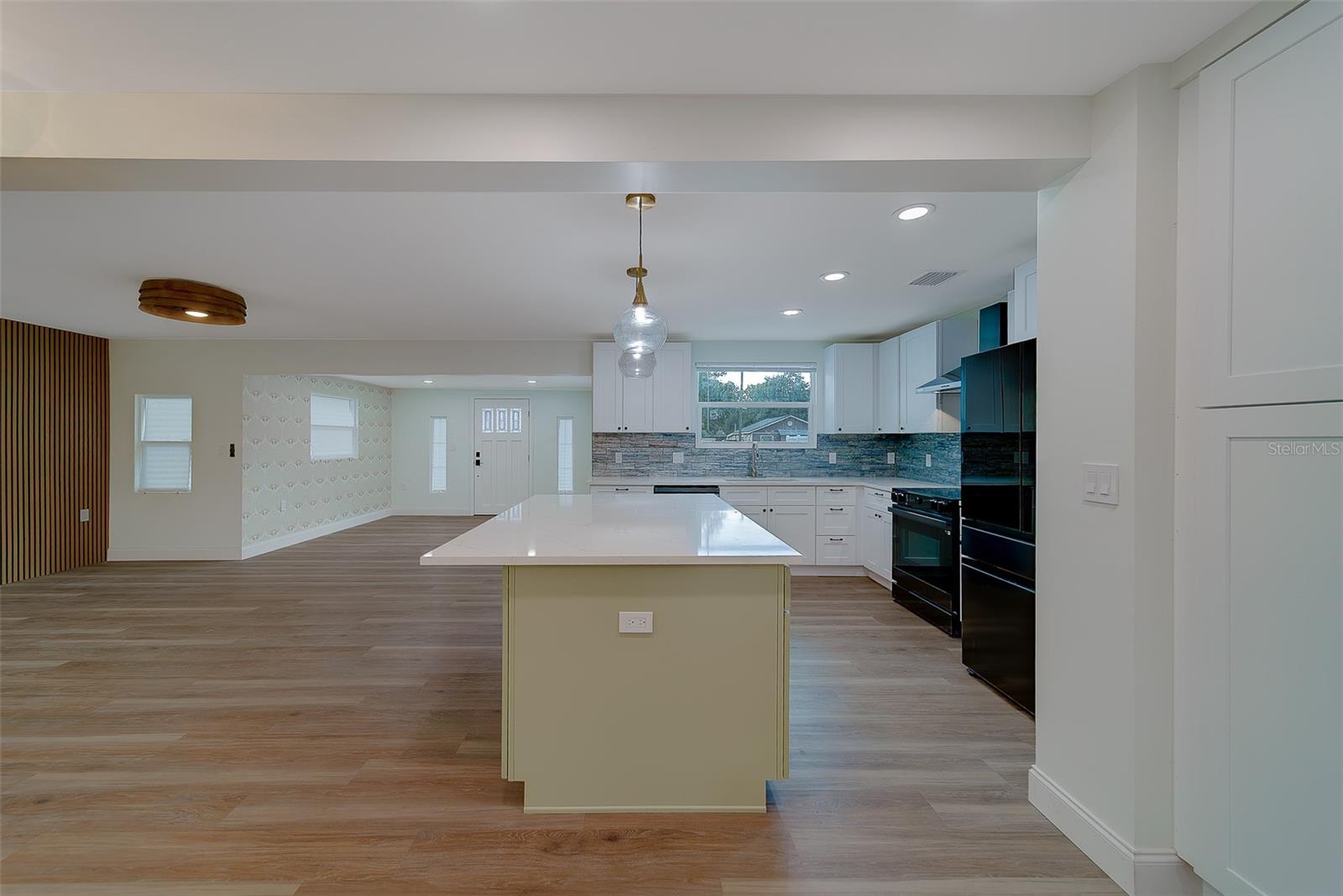 Image 14 of 86 For 1829 27th Avenue N