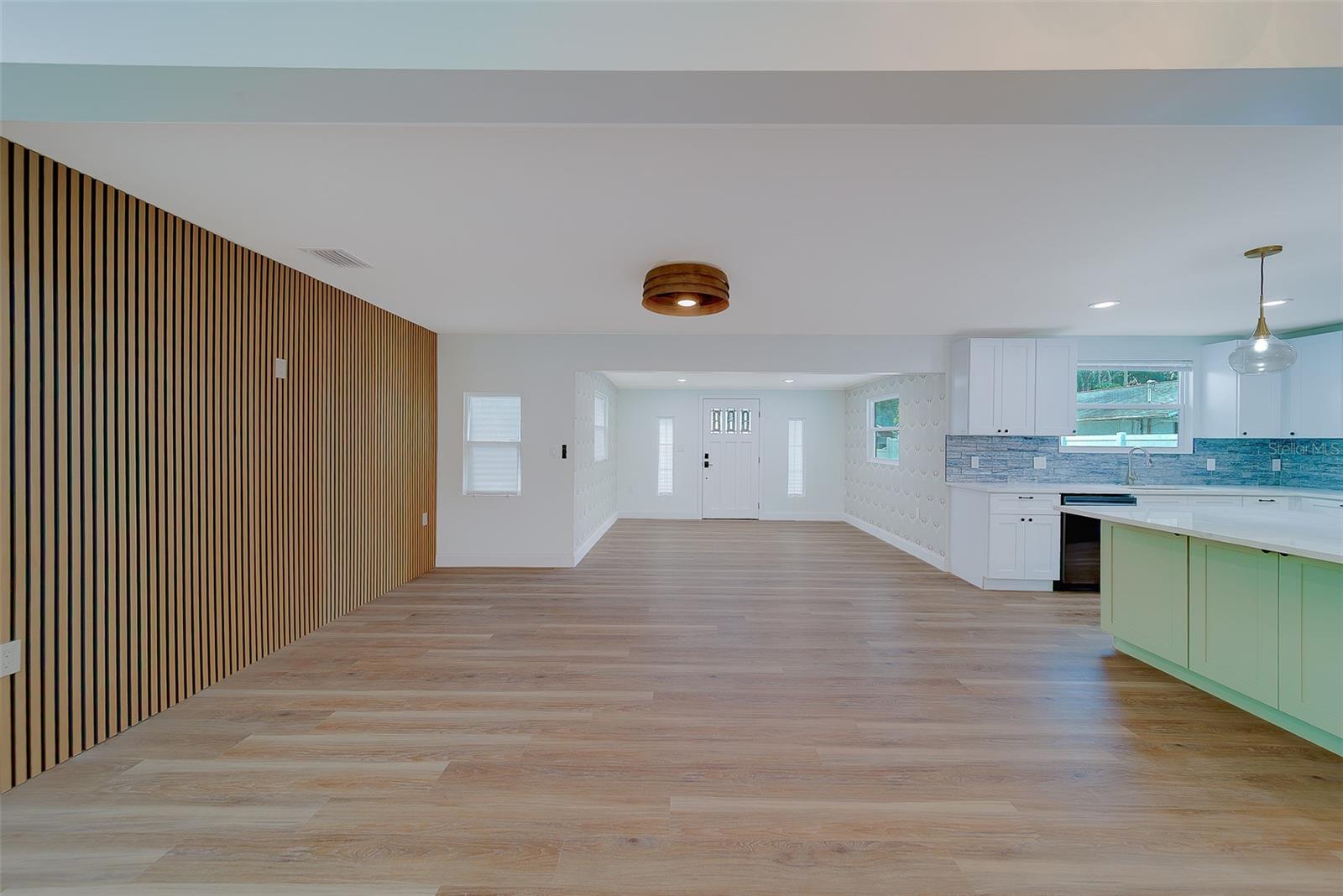 Image 18 of 86 For 1829 27th Avenue N