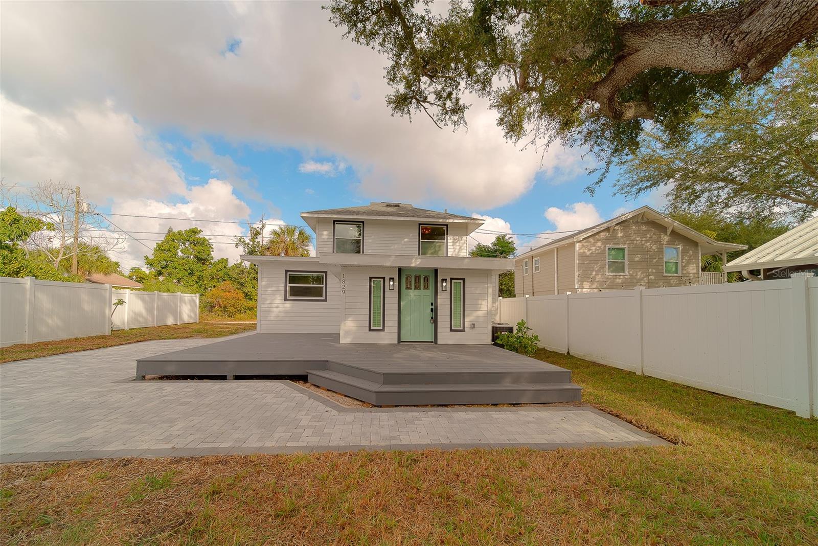 Image 2 of 86 For 1829 27th Avenue N