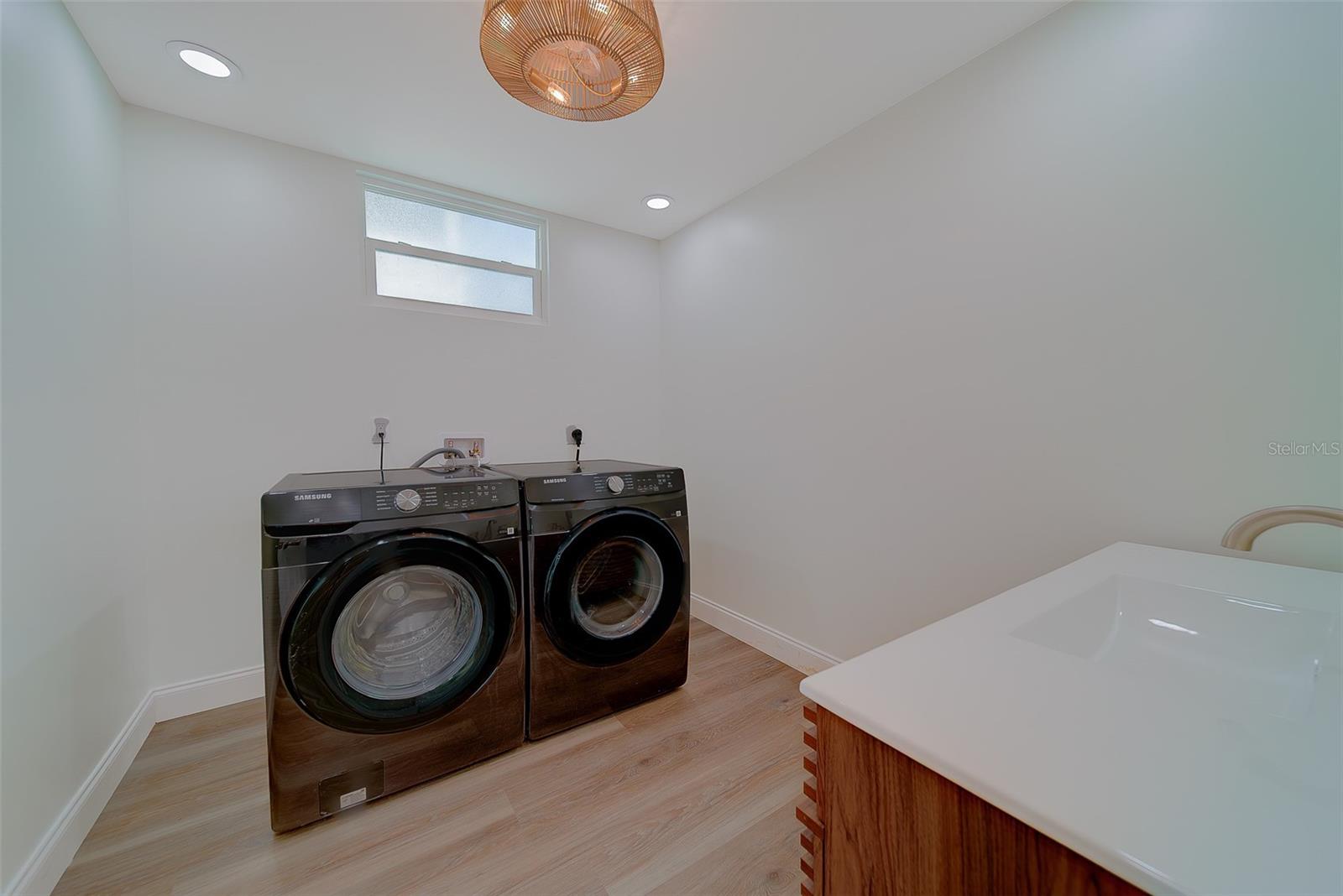 Image 26 of 86 For 1829 27th Avenue N