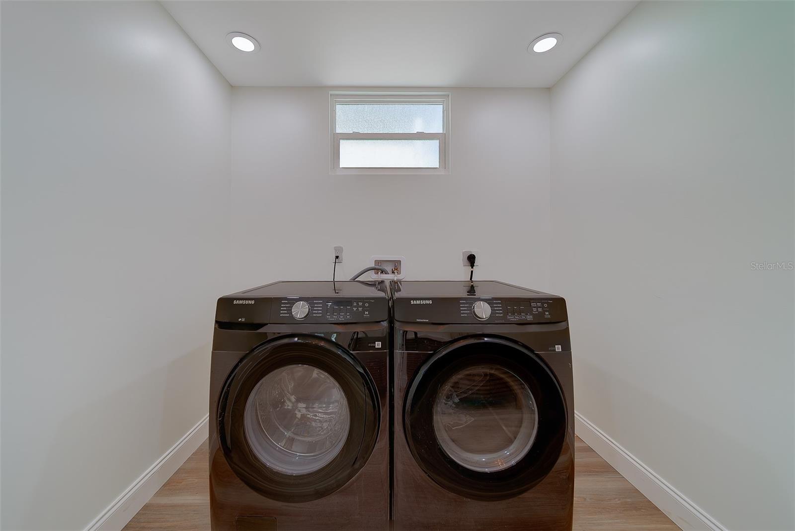 Image 27 of 86 For 1829 27th Avenue N