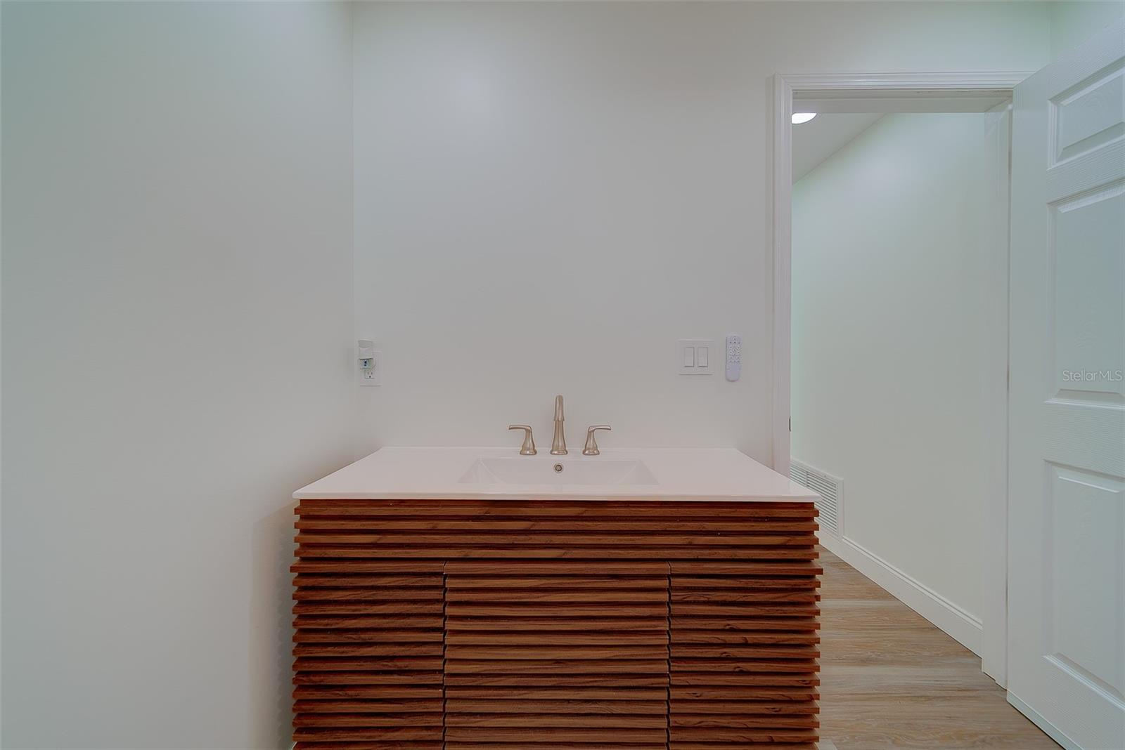 Image 28 of 86 For 1829 27th Avenue N