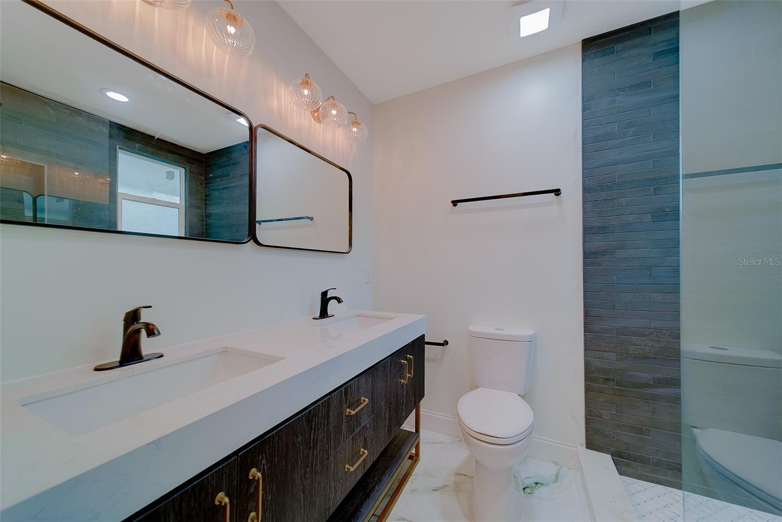 Image 35 of 86 For 1829 27th Avenue N