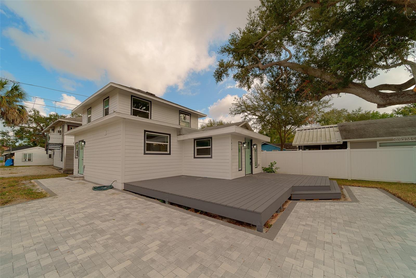 Image 4 of 86 For 1829 27th Avenue N