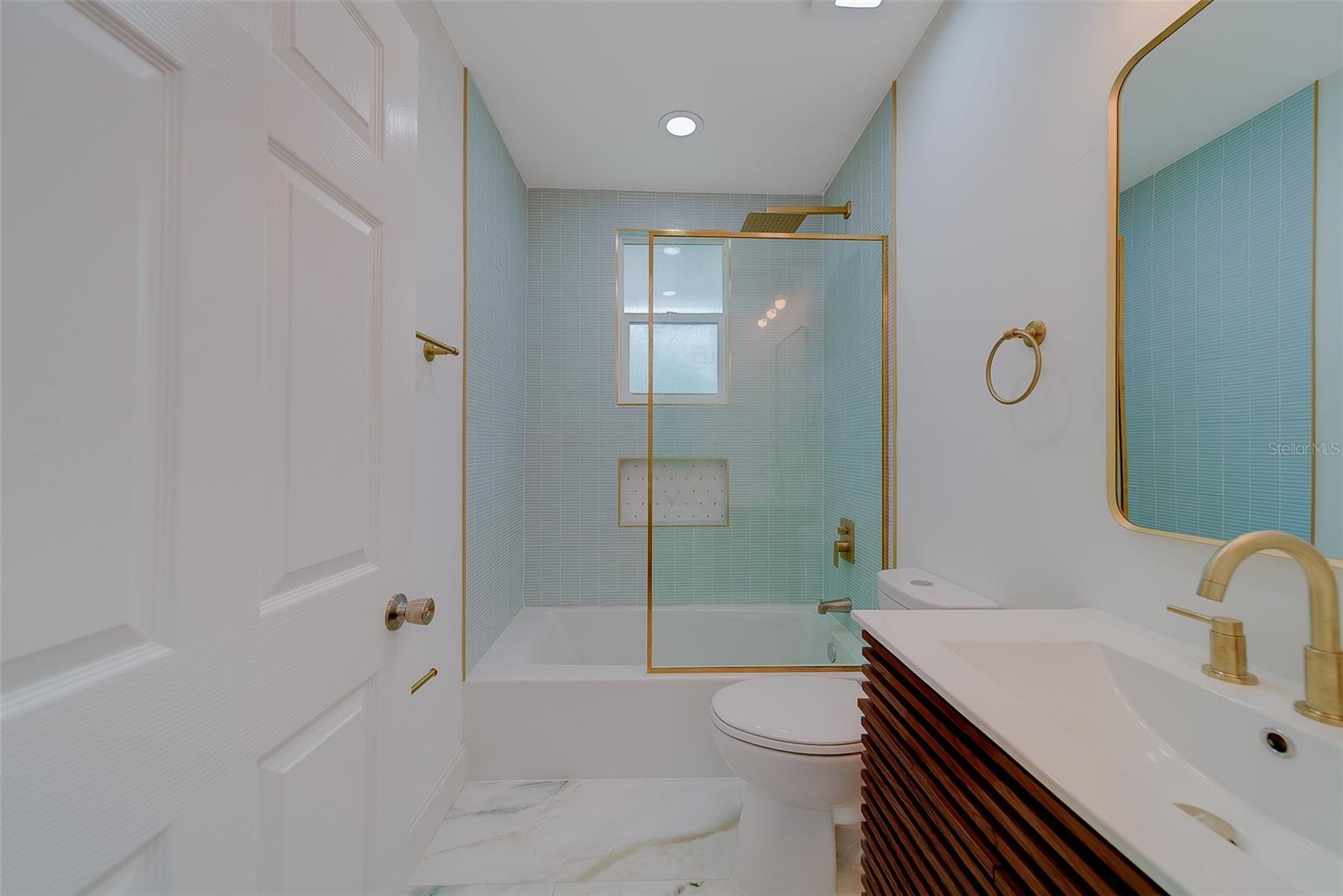 Image 44 of 86 For 1829 27th Avenue N