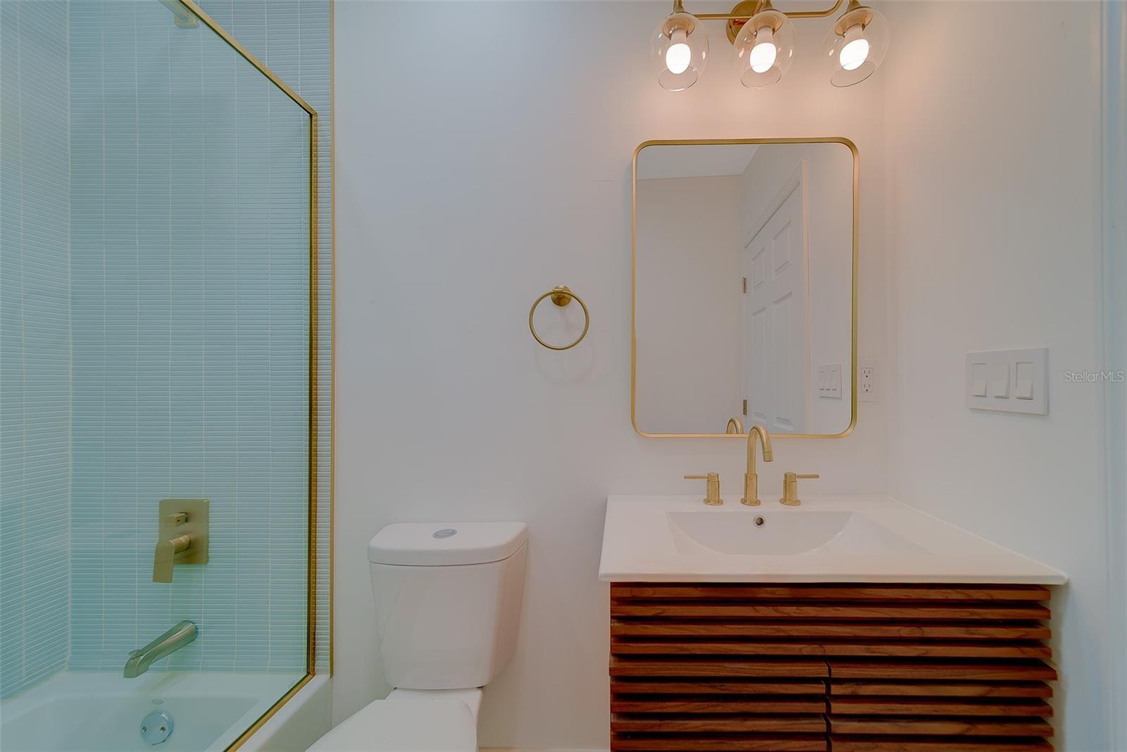 Image 46 of 86 For 1829 27th Avenue N