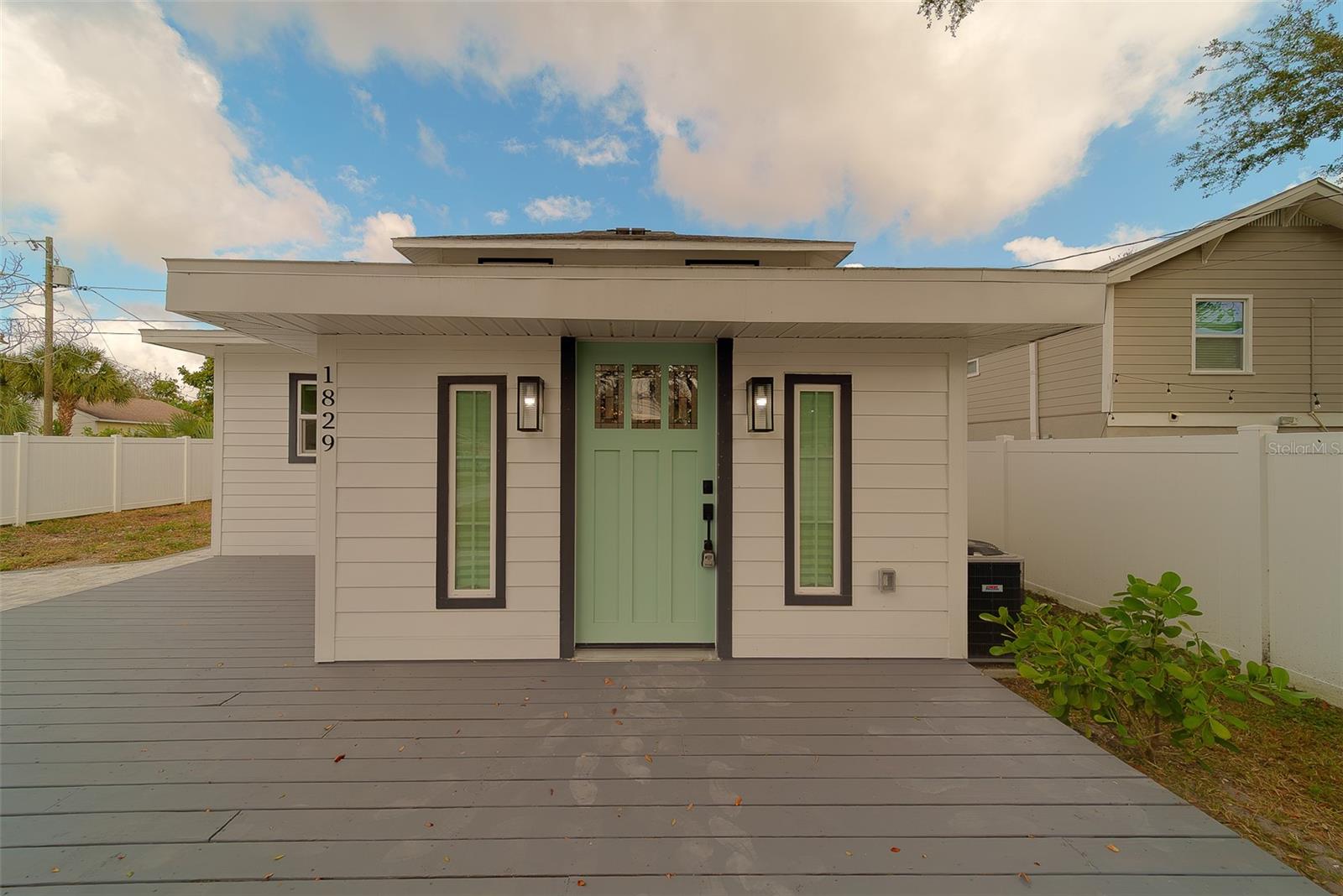 Image 5 of 86 For 1829 27th Avenue N