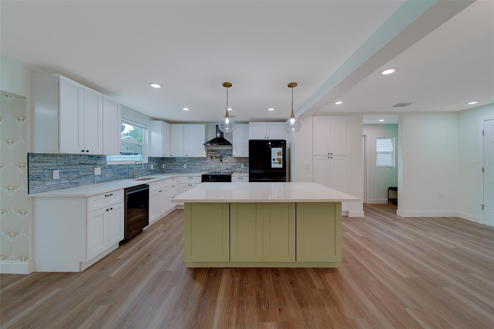 Image 9 of 86 For 1829 27th Avenue N