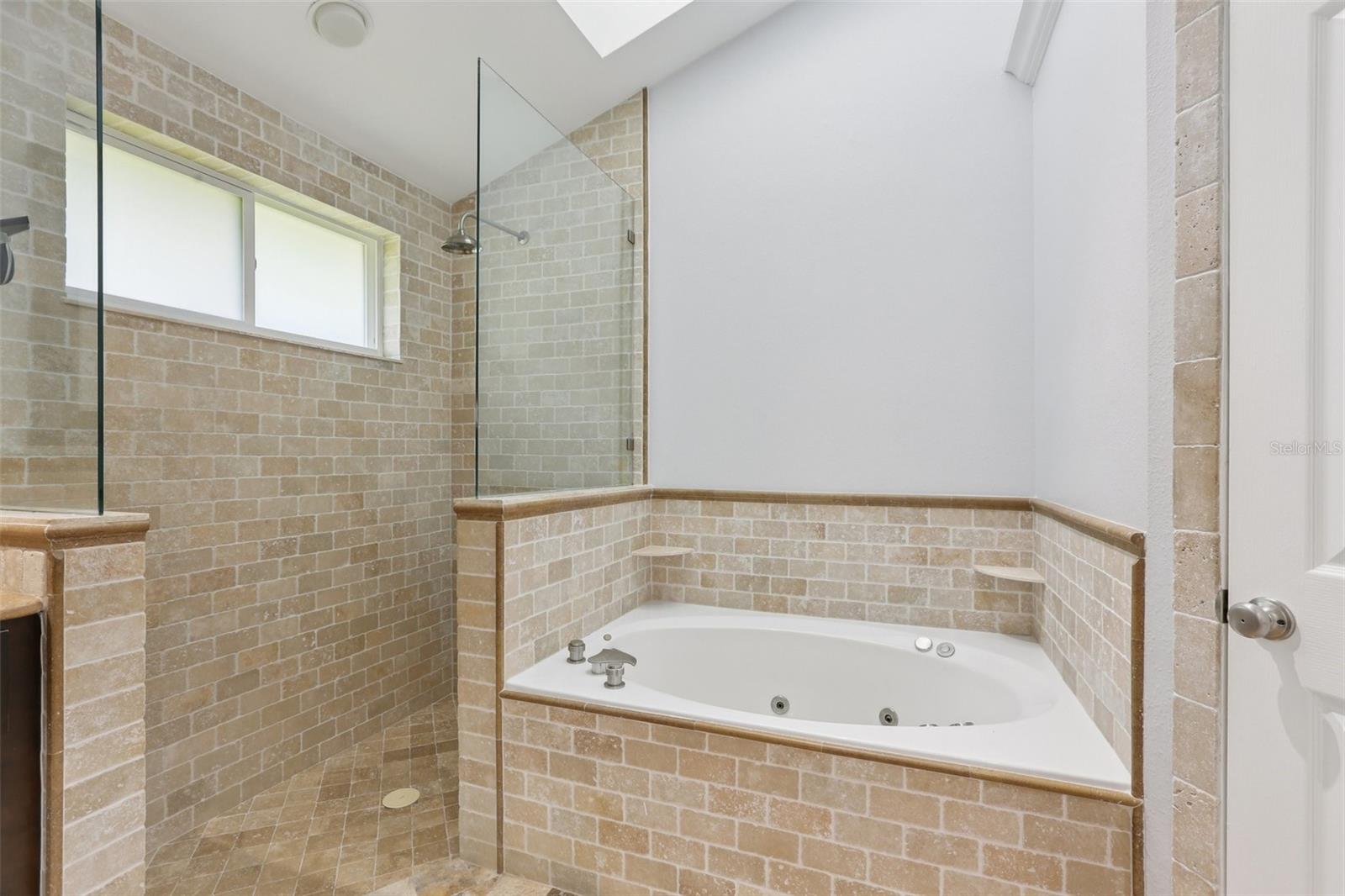 Image 21 of 36 For 10211 Oasis Palm Drive