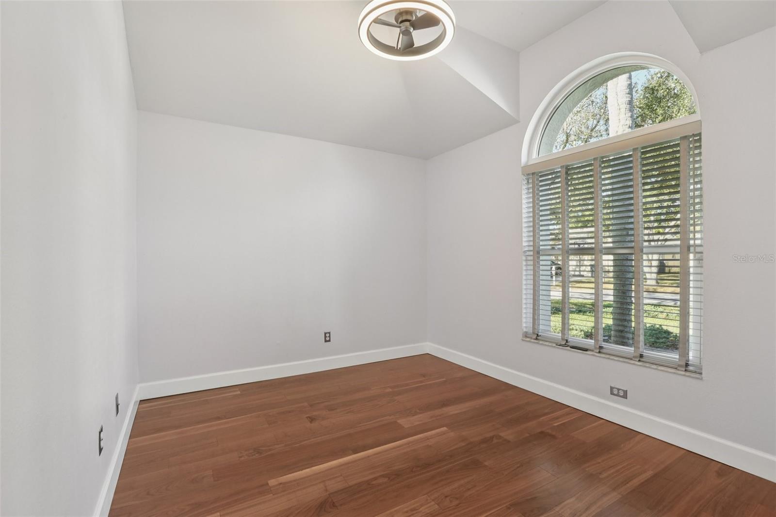 Image 23 of 36 For 10211 Oasis Palm Drive