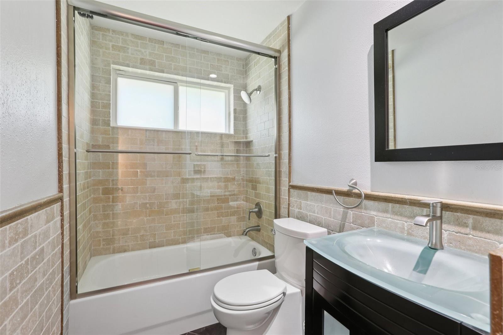 Image 24 of 36 For 10211 Oasis Palm Drive