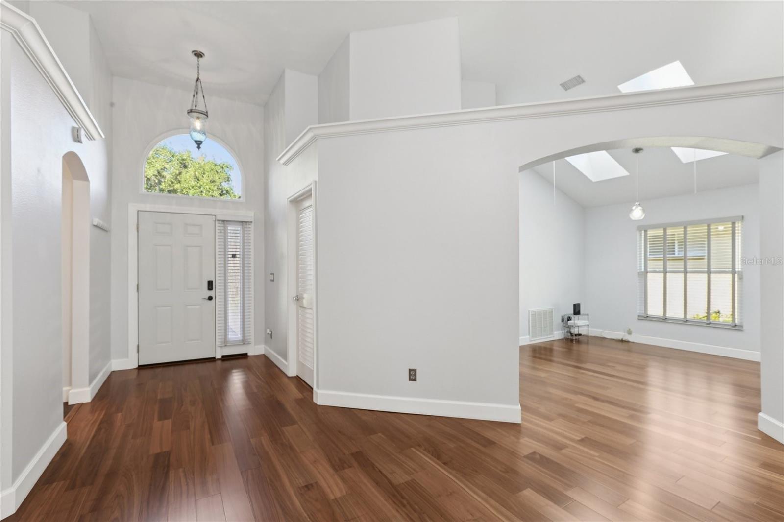 Image 3 of 36 For 10211 Oasis Palm Drive