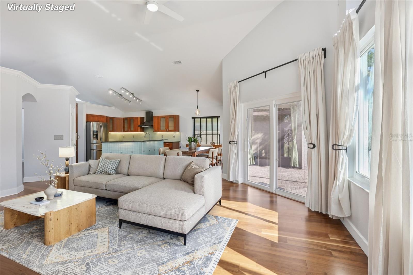 Image 8 of 36 For 10211 Oasis Palm Drive