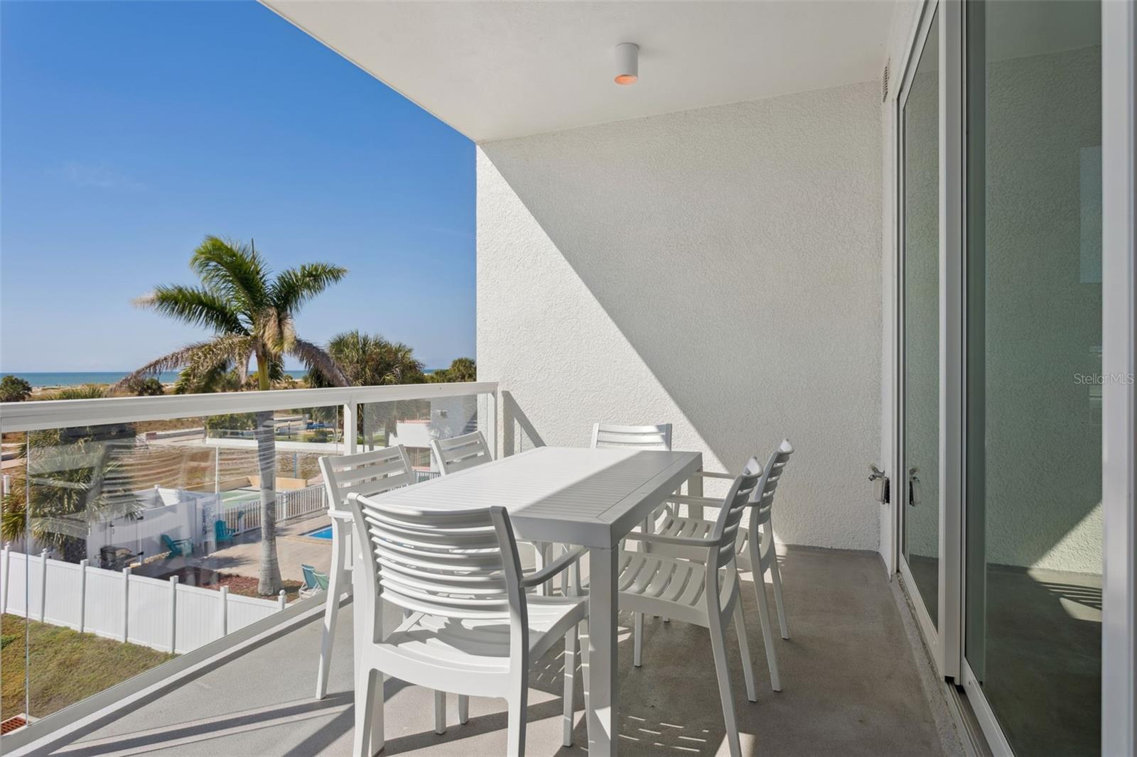 Listing photo id 13 for 11500 Gulf Boulevard 313