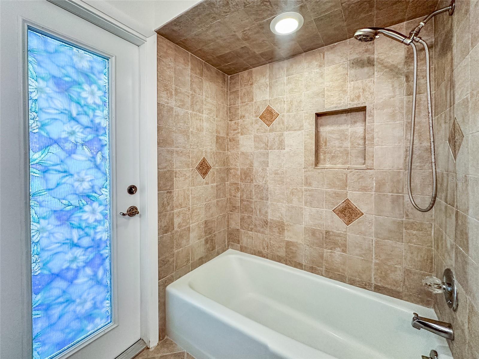 Image 13 of 16 For 2995 Lake Saxon Drive