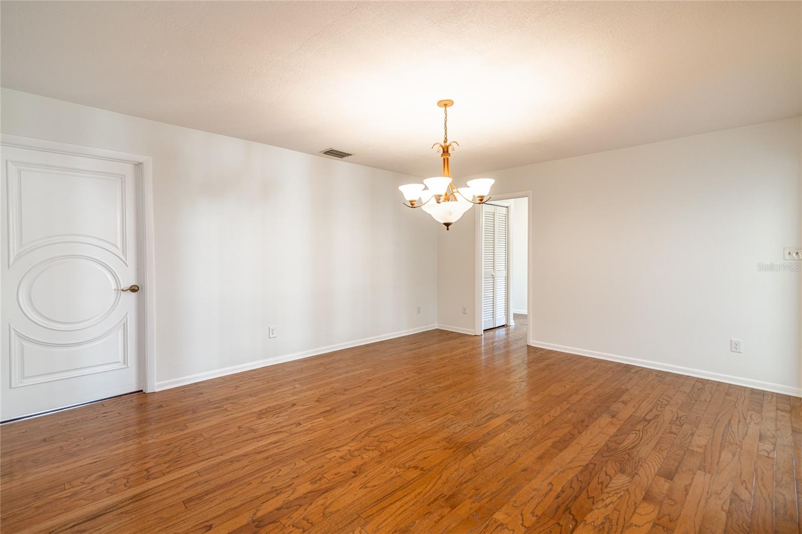 Image 8 of 16 For 2995 Lake Saxon Drive