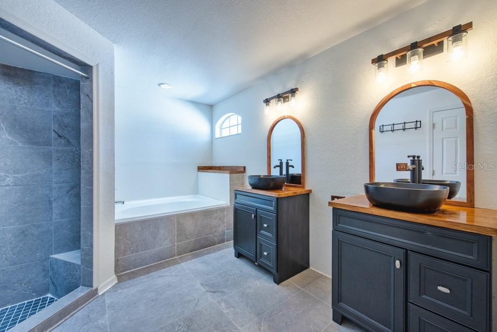 Image 17 of 36 For 5658 Fischer Drive