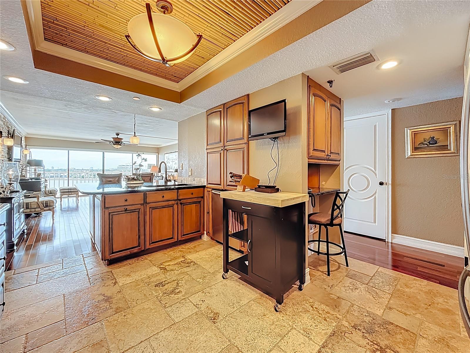 Image 15 of 90 For 2 Adalia Avenue 802