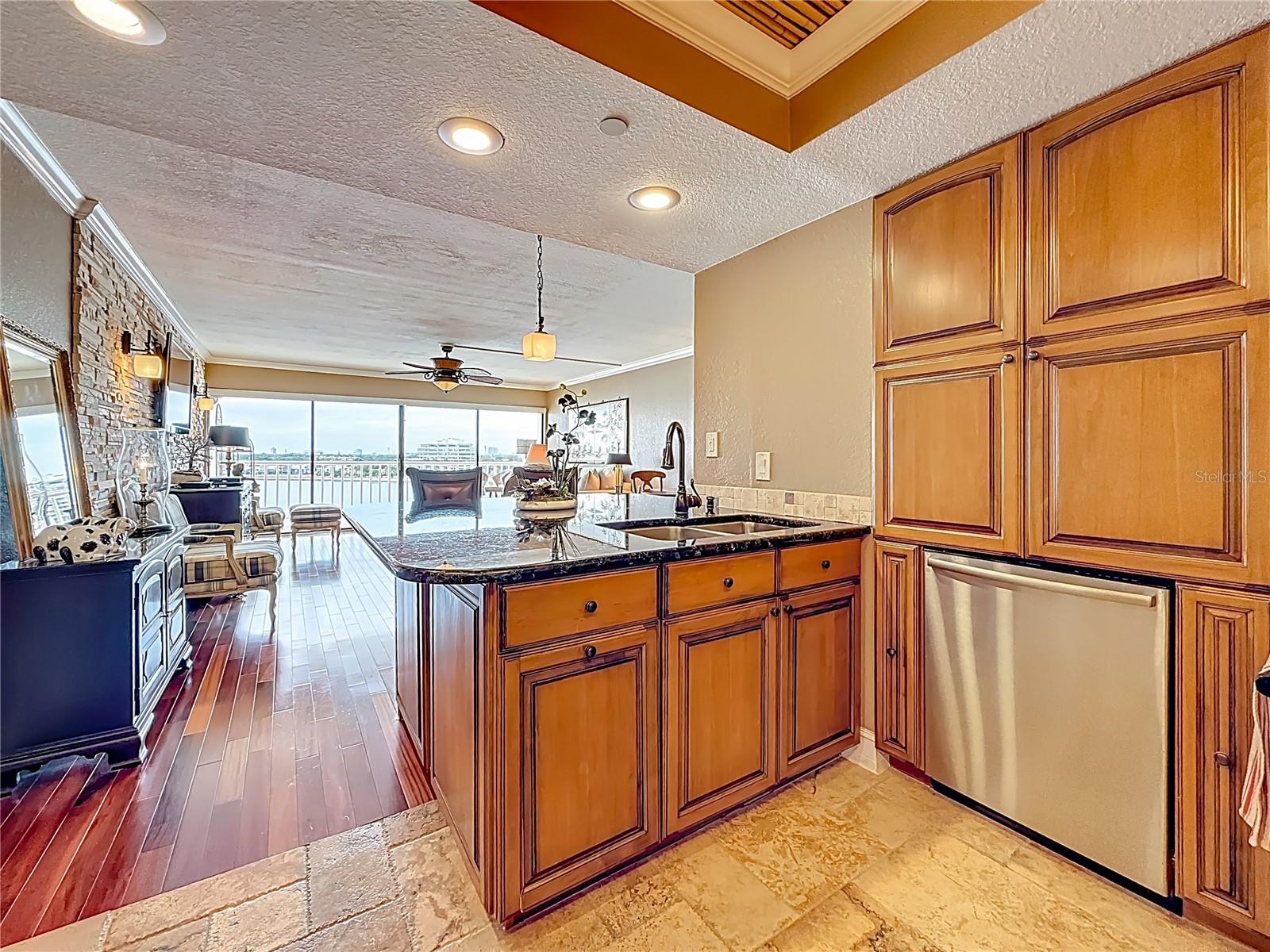 Image 16 of 90 For 2 Adalia Avenue 802