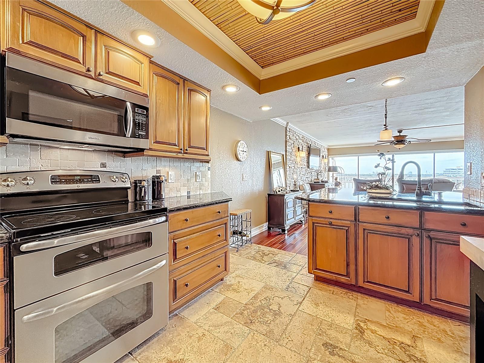 Image 17 of 90 For 2 Adalia Avenue 802