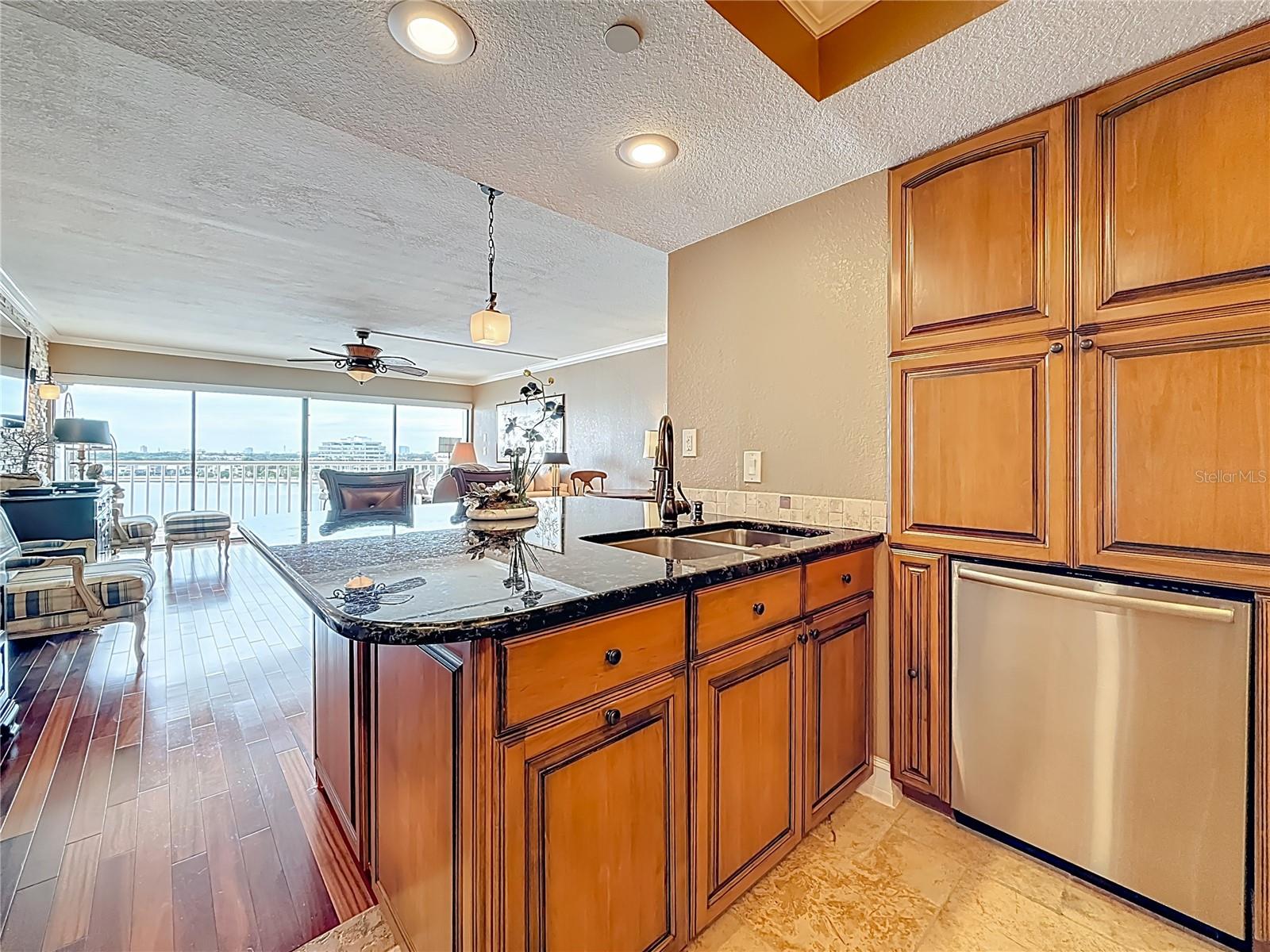 Image 18 of 90 For 2 Adalia Avenue 802