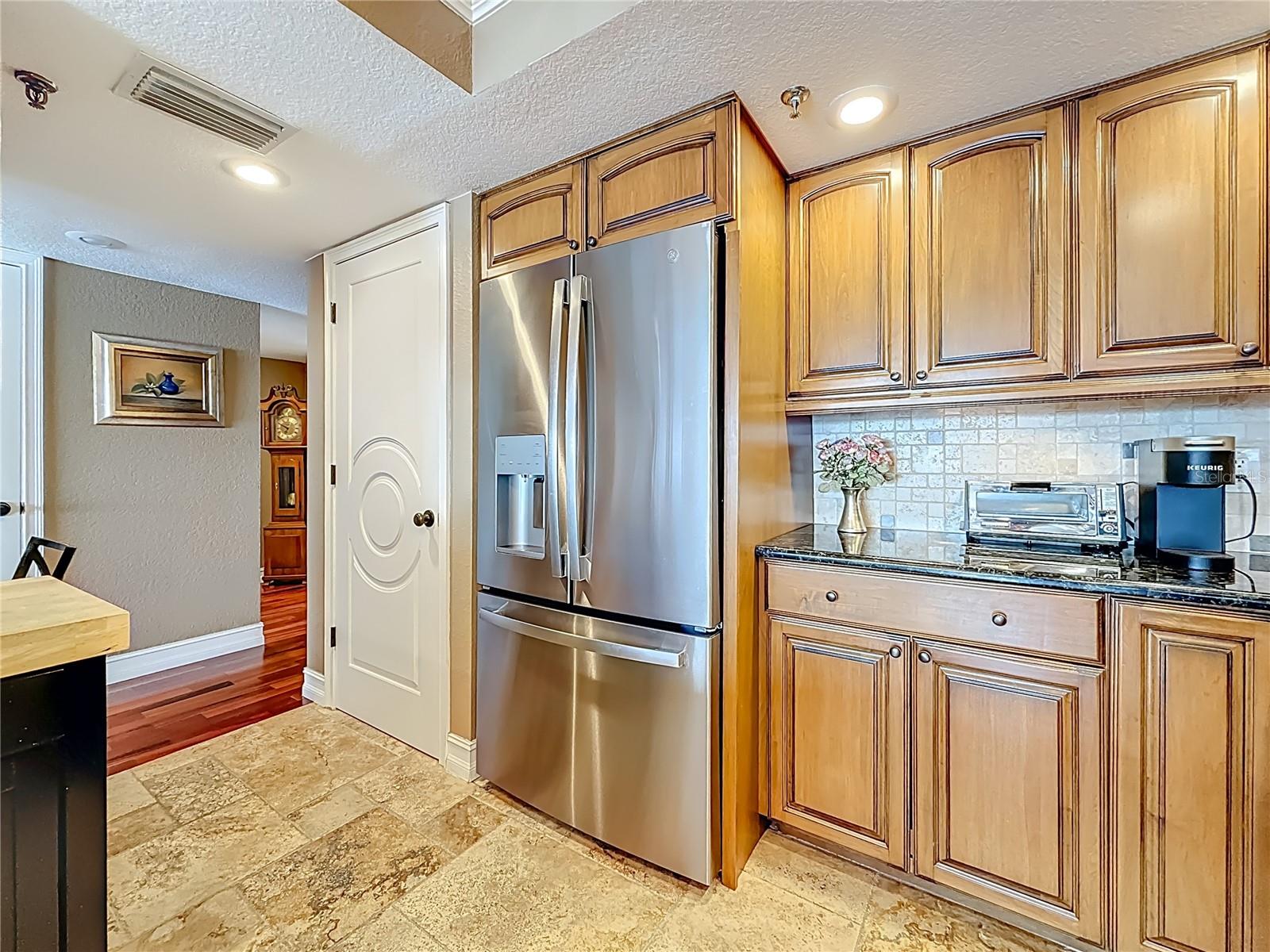 Image 19 of 90 For 2 Adalia Avenue 802