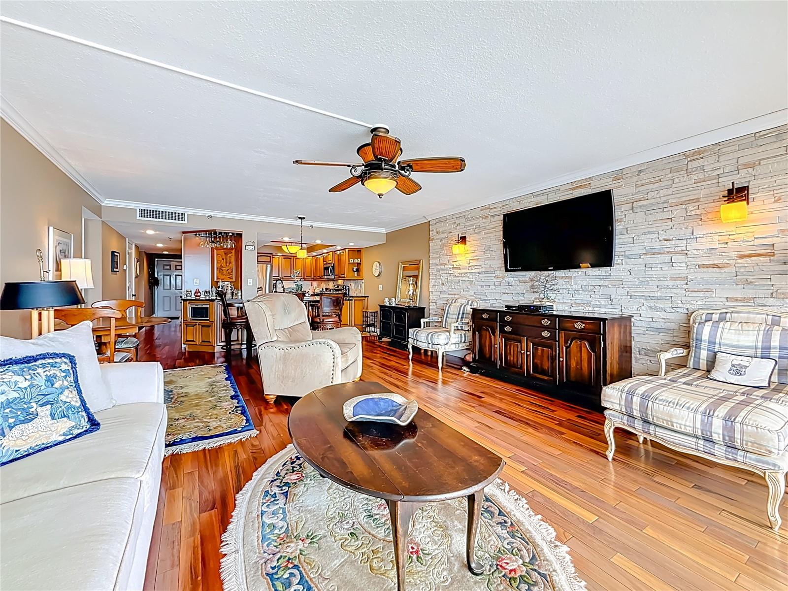 Image 28 of 90 For 2 Adalia Avenue 802