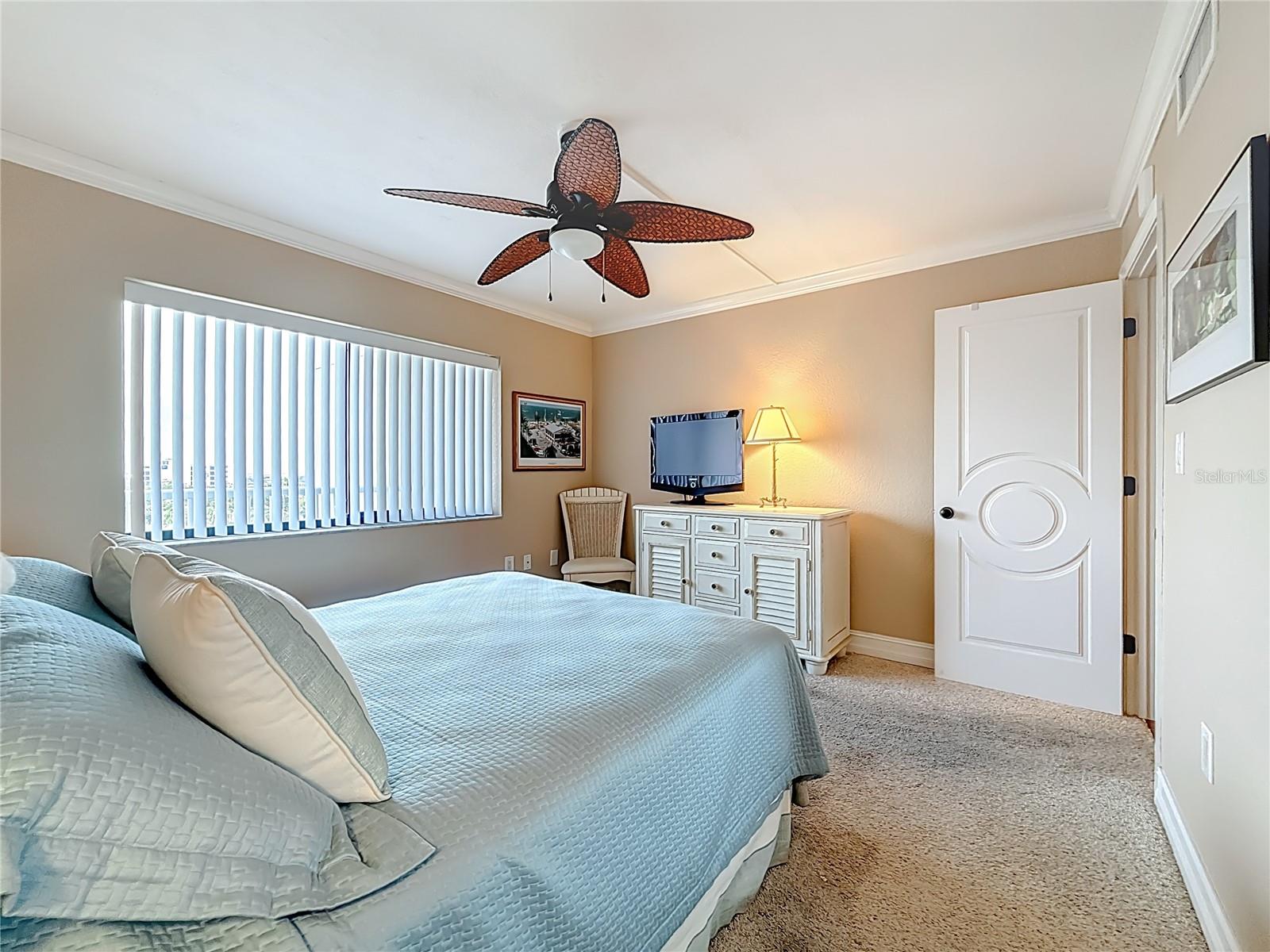 Image 36 of 90 For 2 Adalia Avenue 802