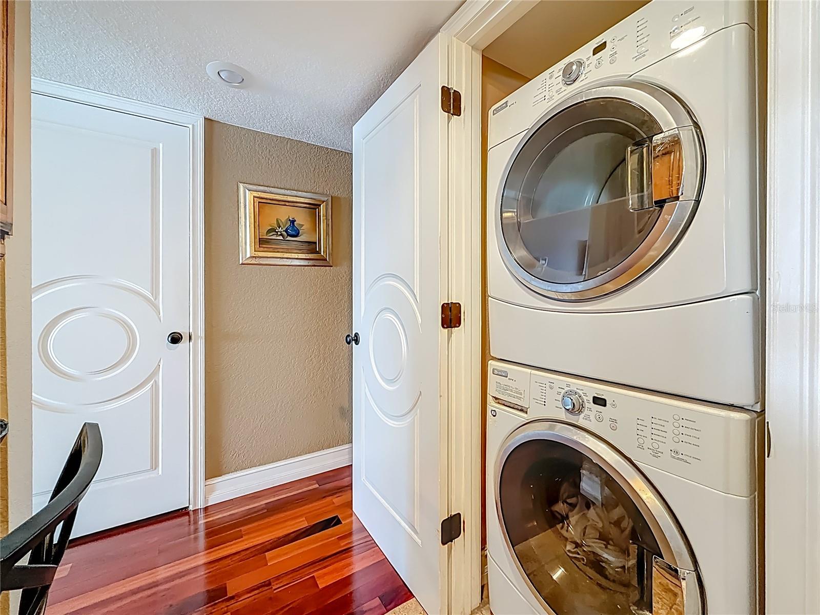 Image 51 of 90 For 2 Adalia Avenue 802