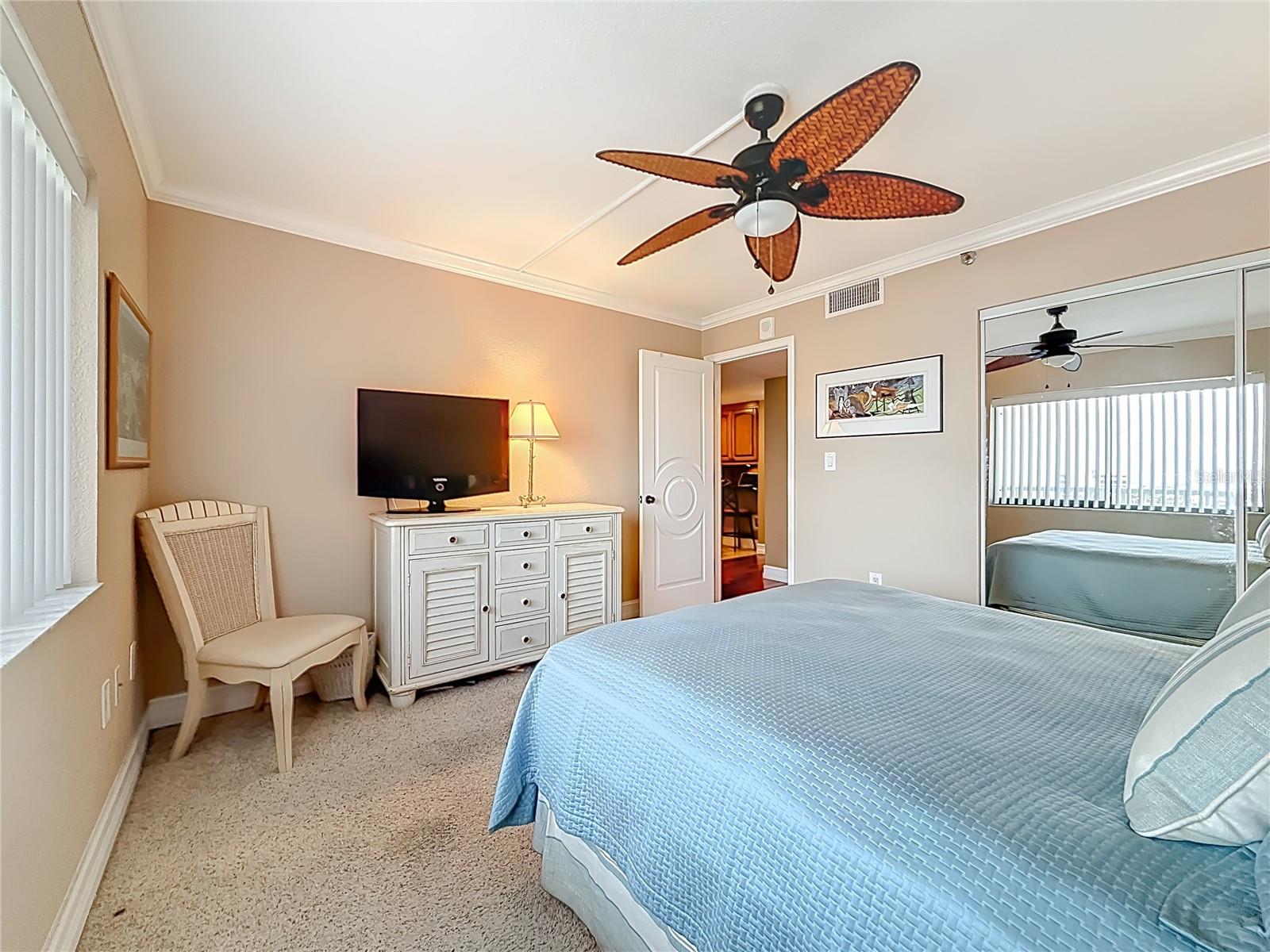 Image 7 of 90 For 2 Adalia Avenue 802