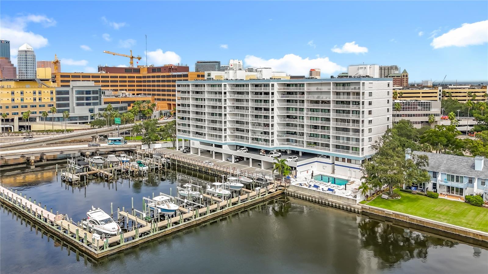 Image 70 of 90 For 2 Adalia Avenue 802