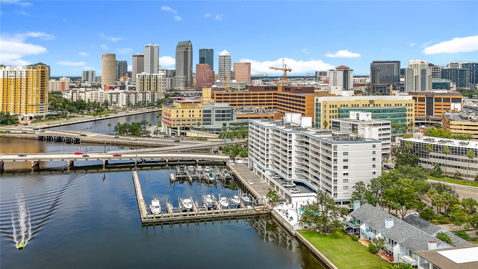 Image 71 of 90 For 2 Adalia Avenue 802