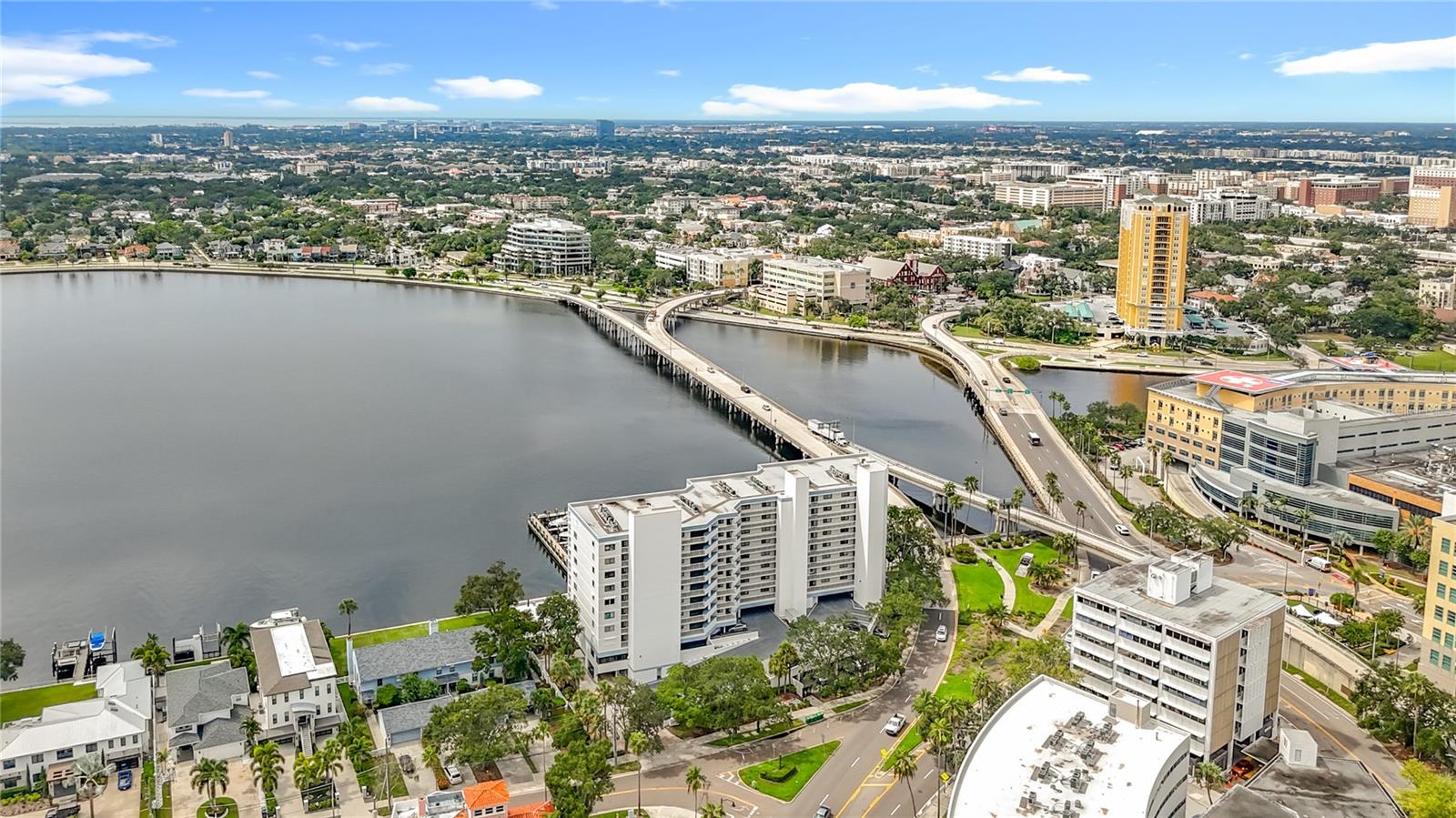 Image 85 of 90 For 2 Adalia Avenue 802