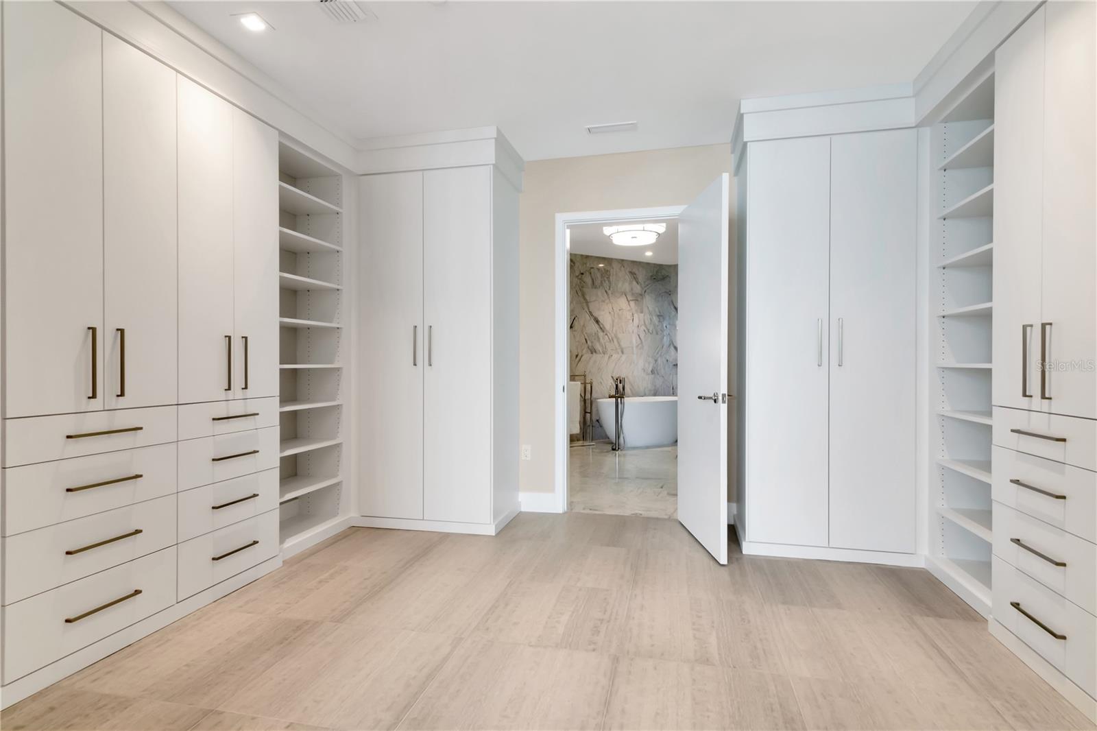 Image 10 of 100 For 2912 Santiago Street 804