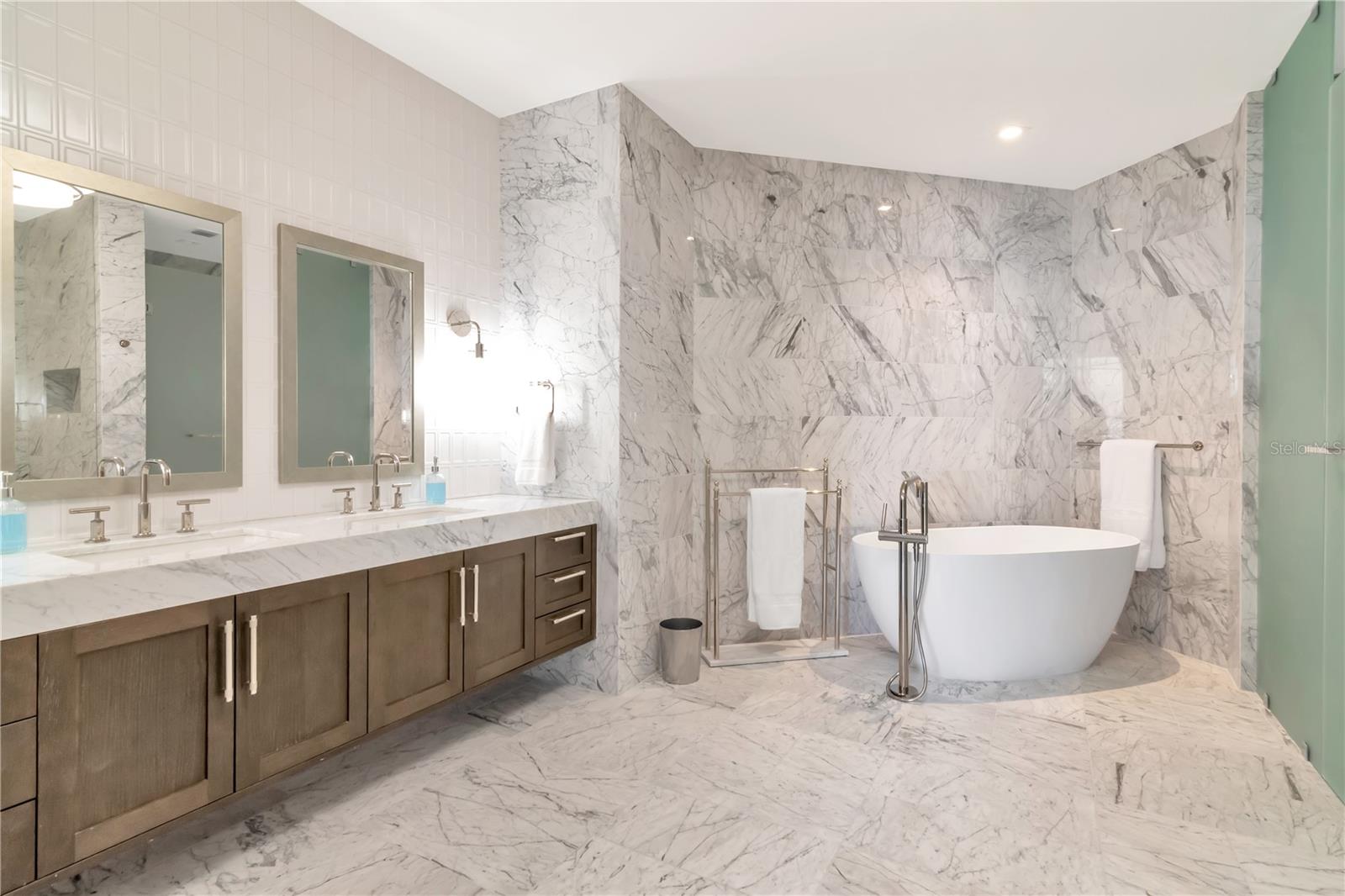 Image 12 of 100 For 2912 Santiago Street 804