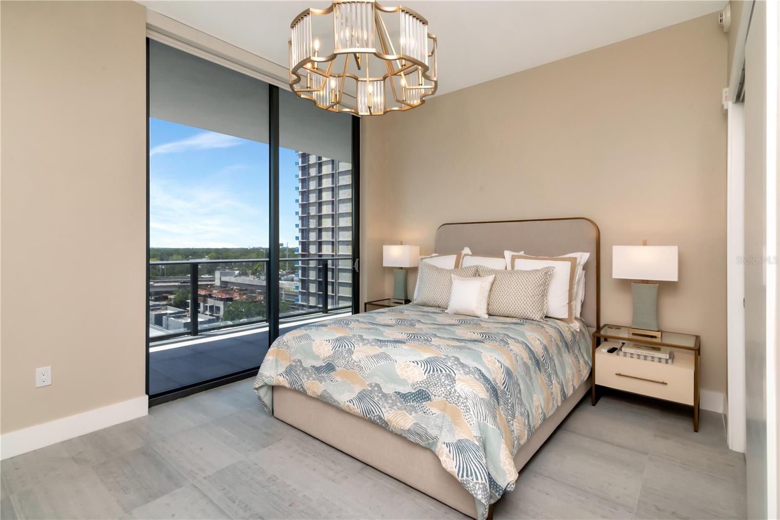 Image 19 of 100 For 2912 Santiago Street 804