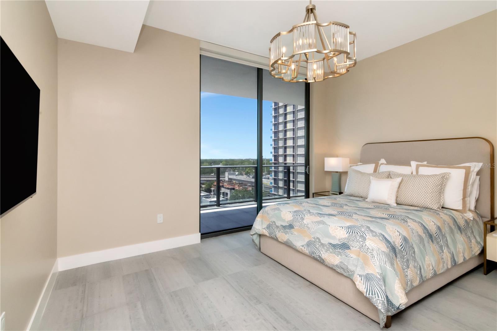 Image 20 of 100 For 2912 Santiago Street 804