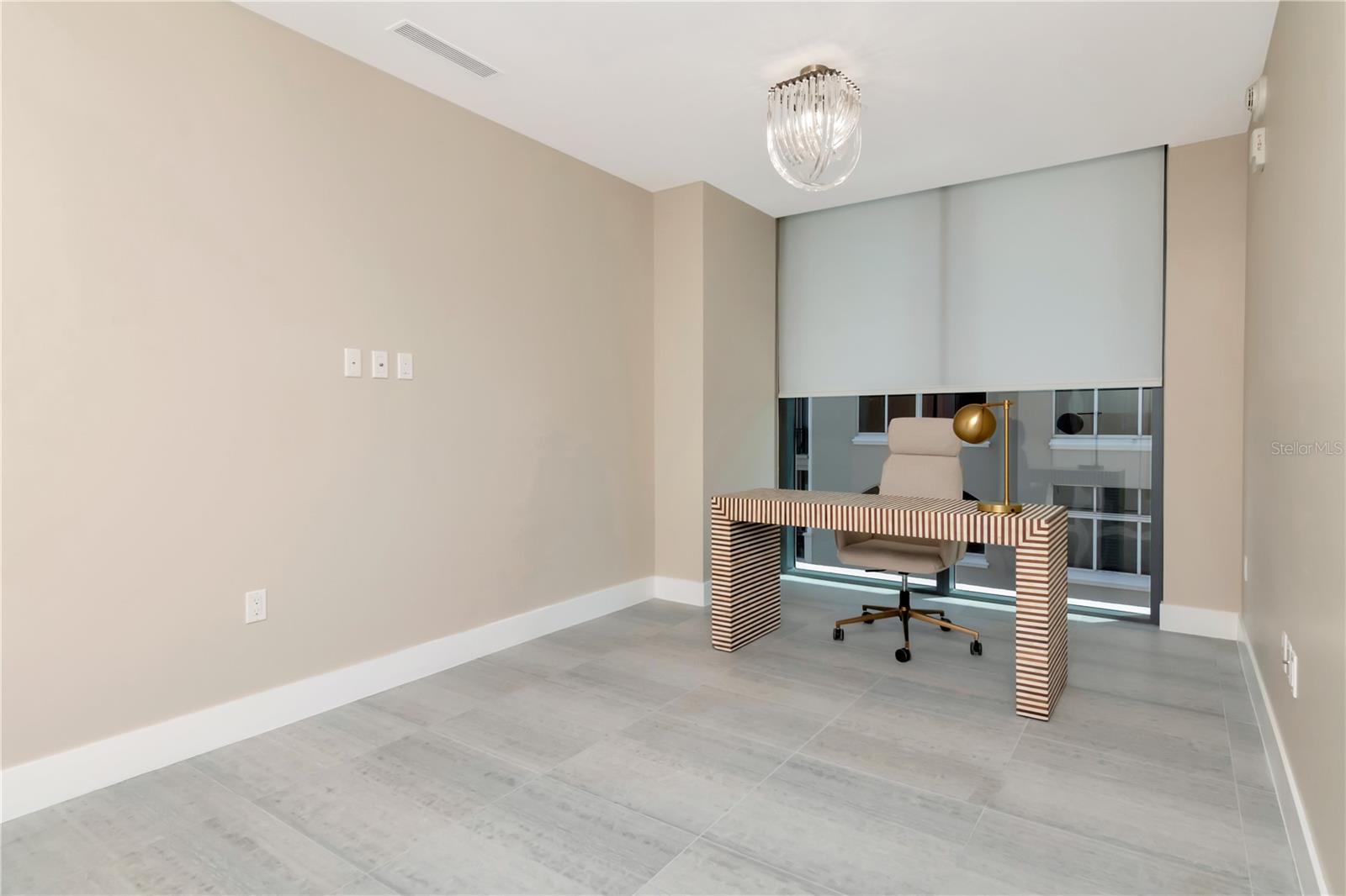 Image 28 of 100 For 2912 Santiago Street 804