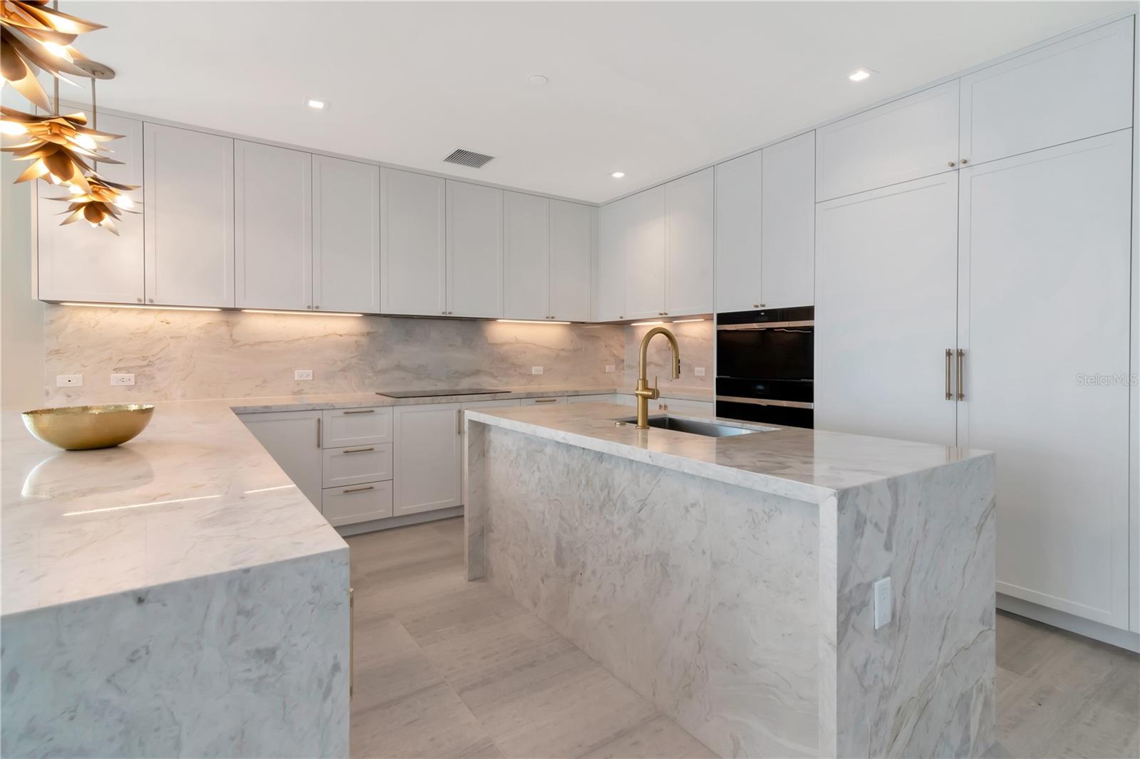 Image 3 of 100 For 2912 Santiago Street 804