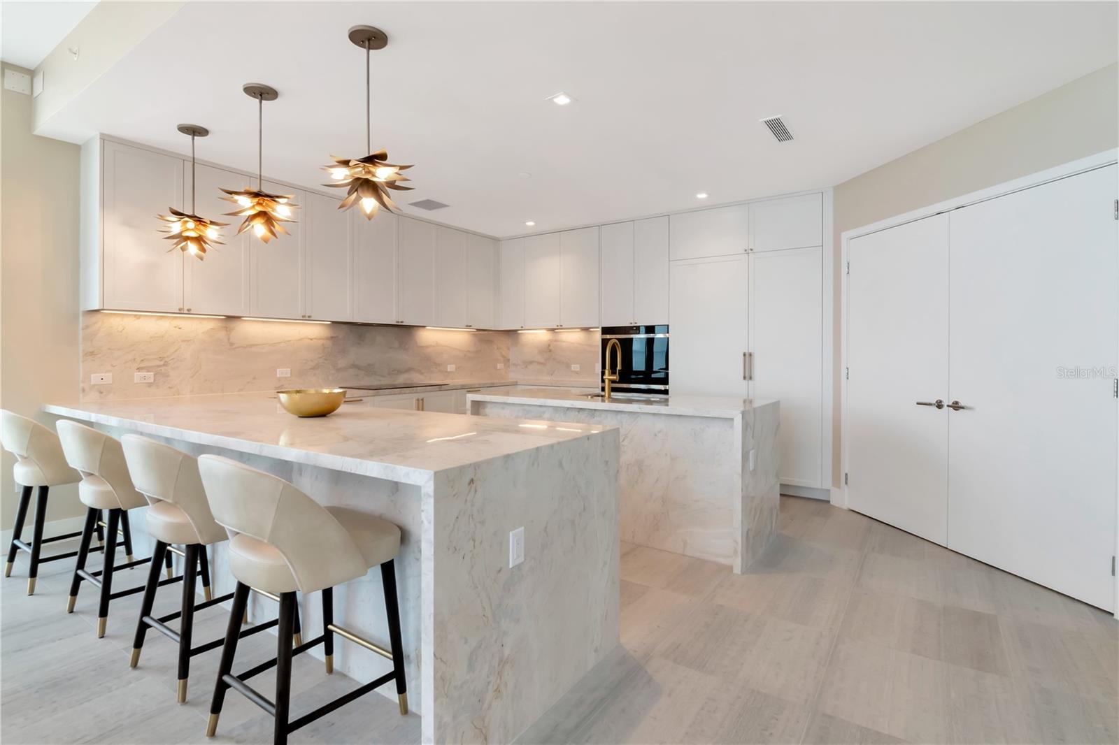 Image 30 of 100 For 2912 Santiago Street 804