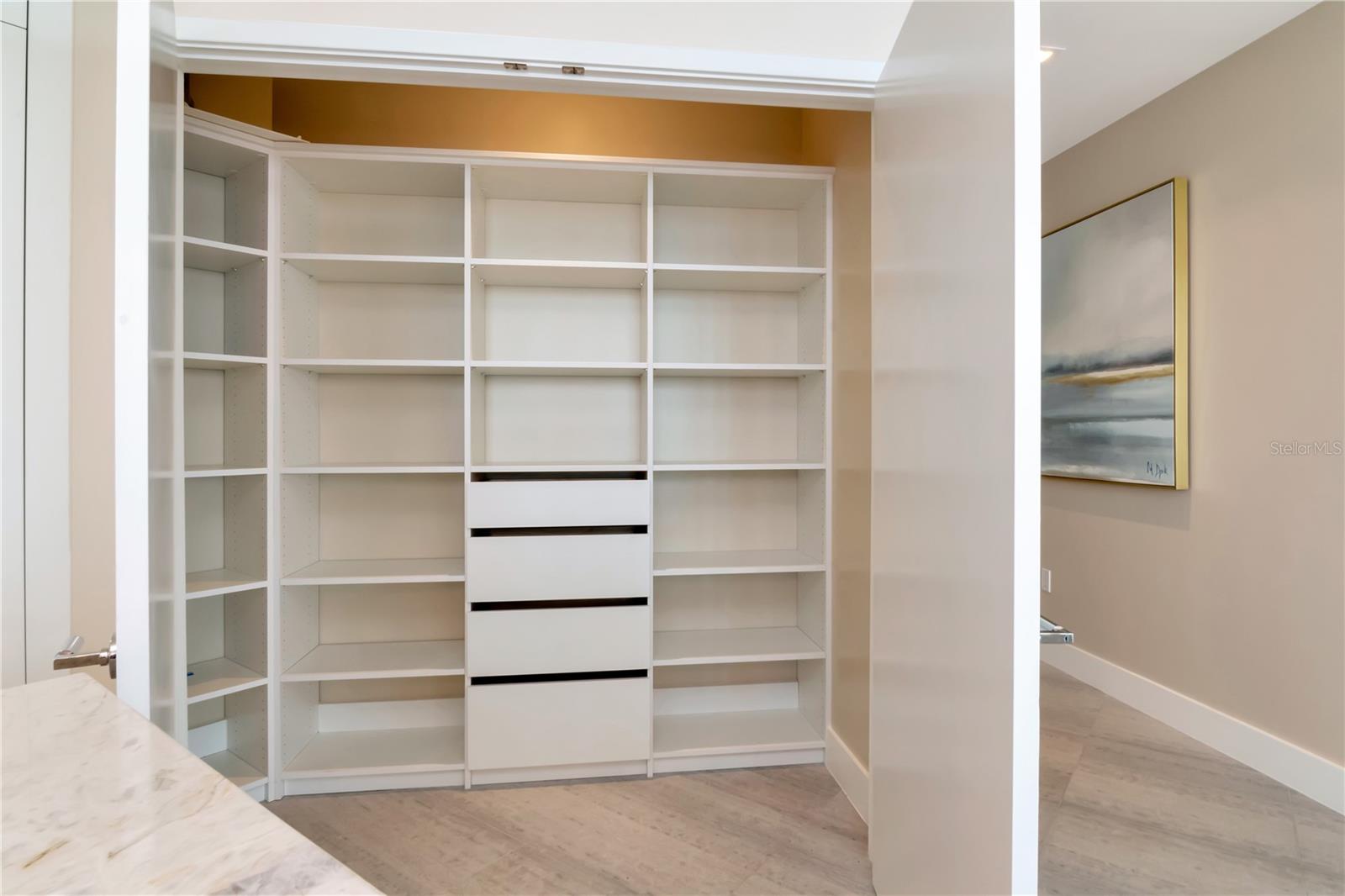 Image 34 of 100 For 2912 Santiago Street 804