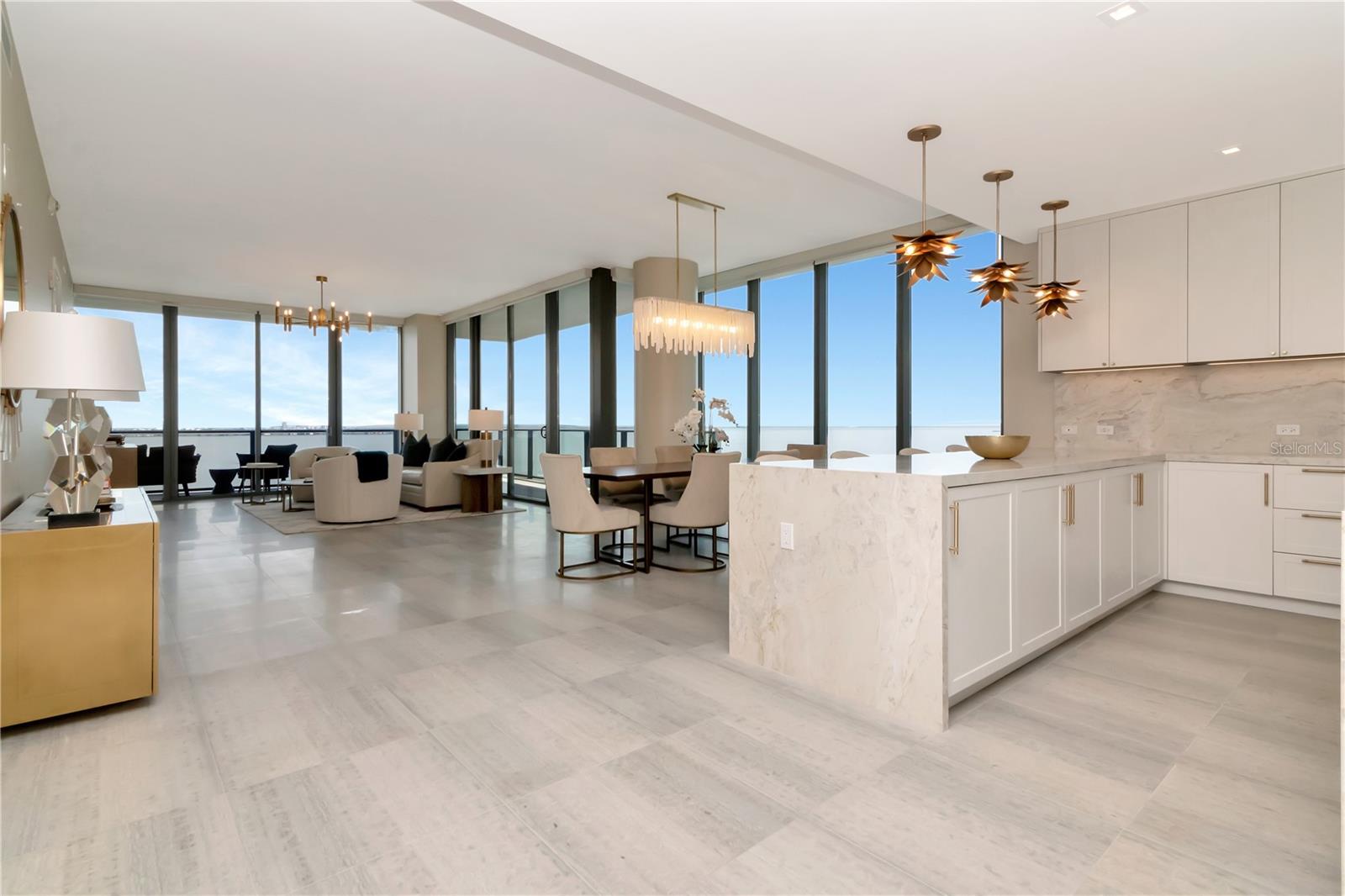 Image 4 of 100 For 2912 Santiago Street 804