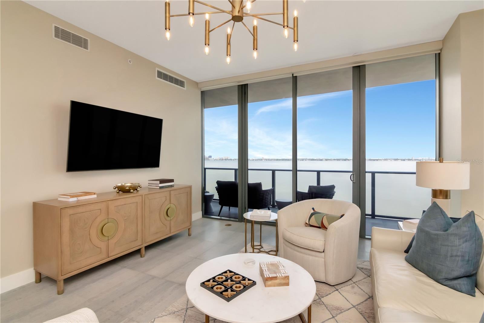 Image 41 of 100 For 2912 Santiago Street 804