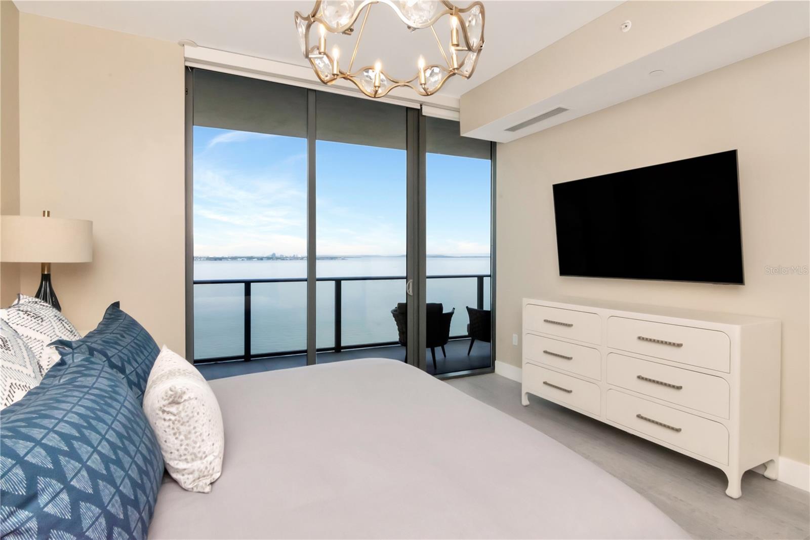 Image 8 of 100 For 2912 Santiago Street 804