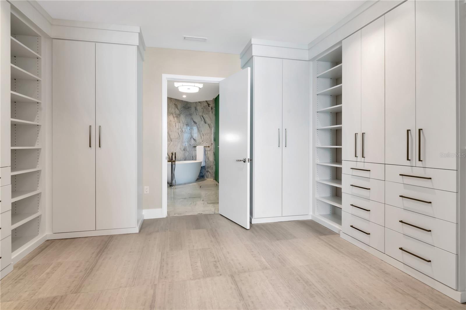 Image 9 of 100 For 2912 Santiago Street 804