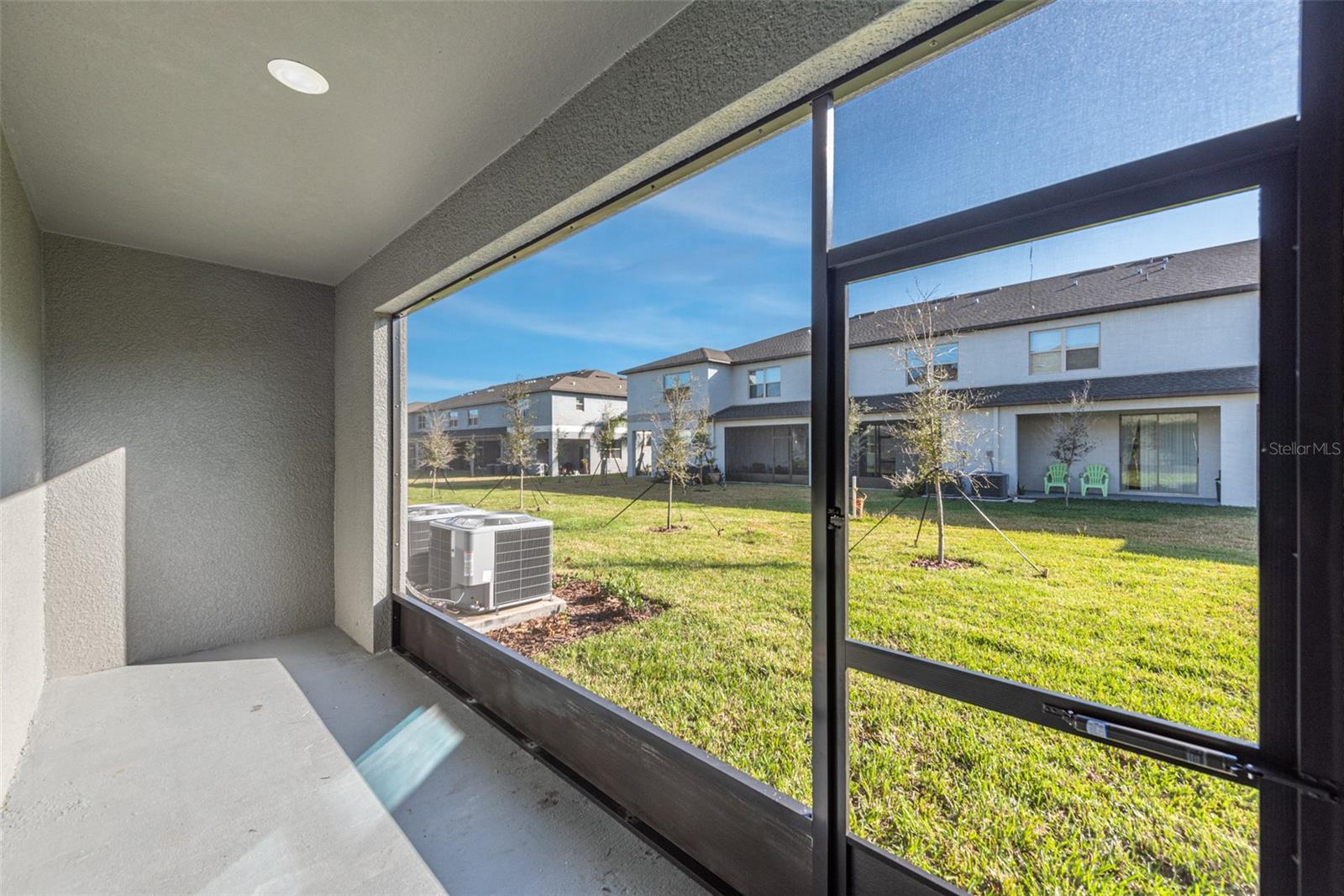 Image 21 of 29 For 14348 Editors Note Street