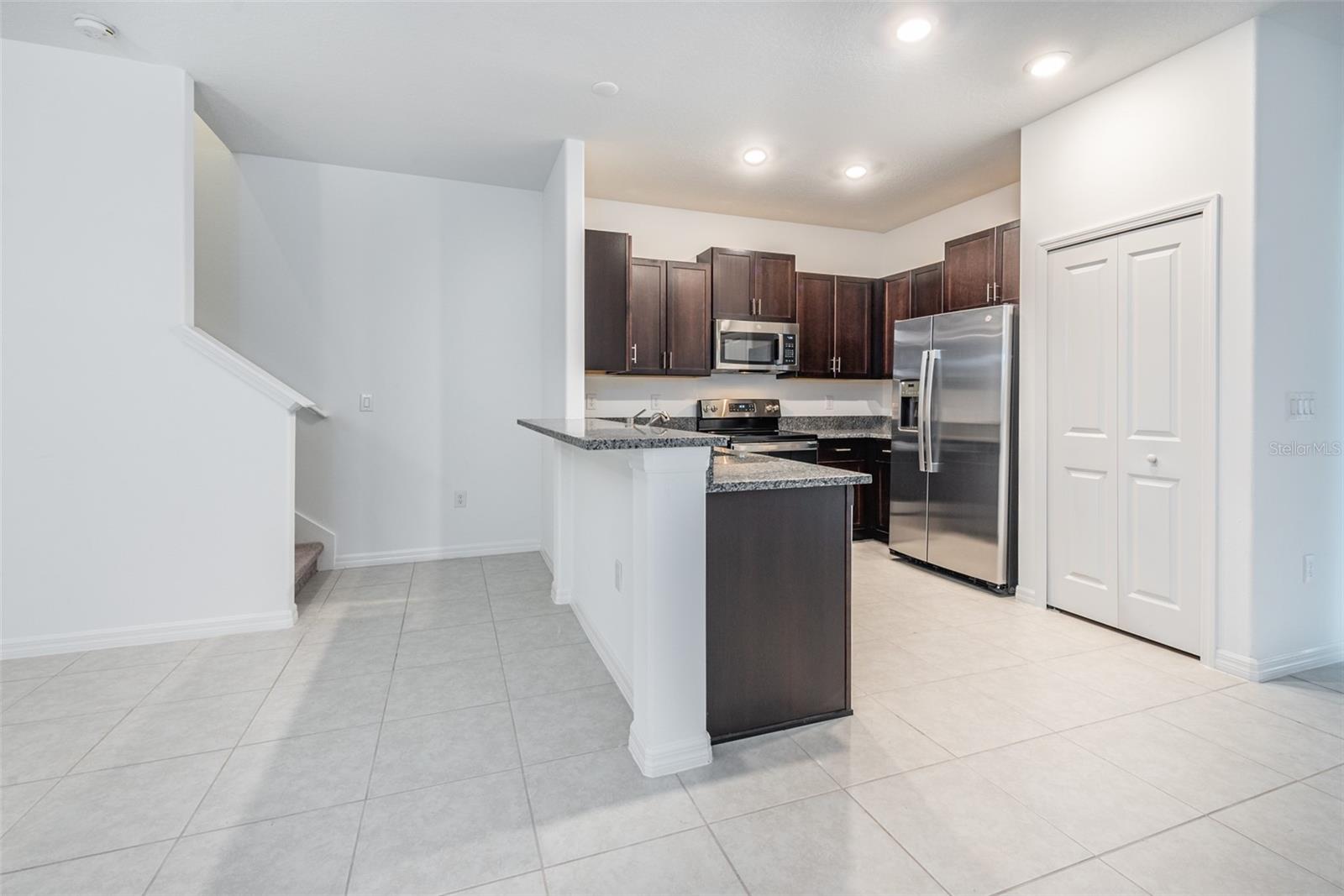 Image 4 of 29 For 14348 Editors Note Street