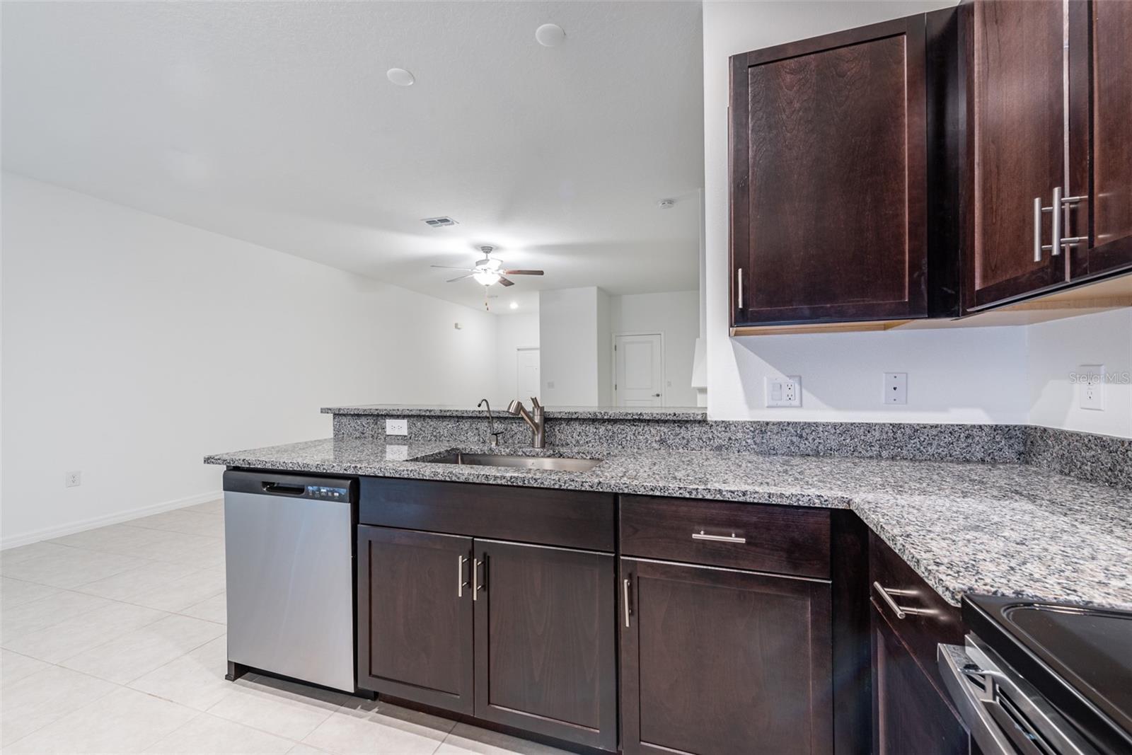 Image 6 of 29 For 14348 Editors Note Street