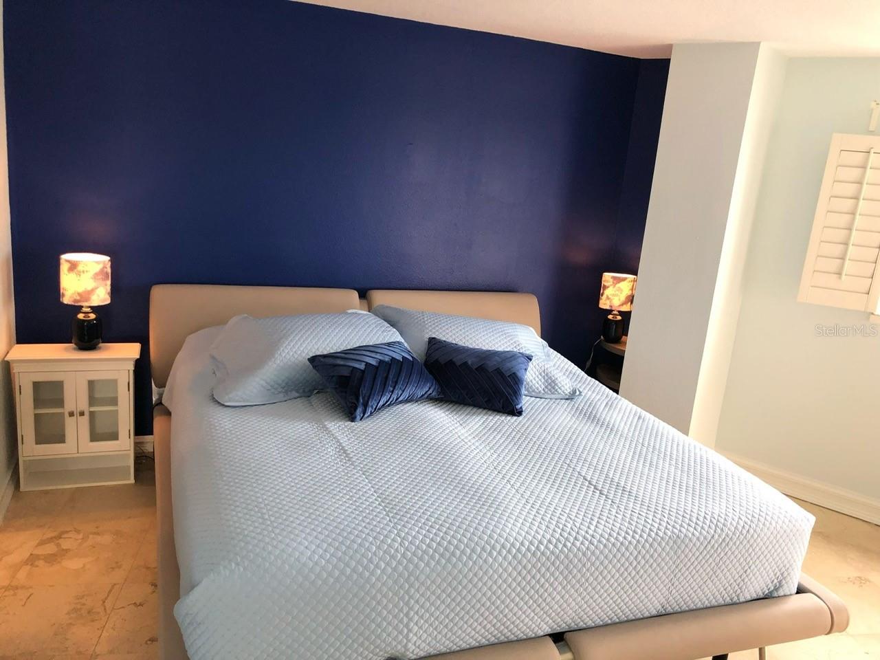 Image 12 of 25 For 610 Island Way 608