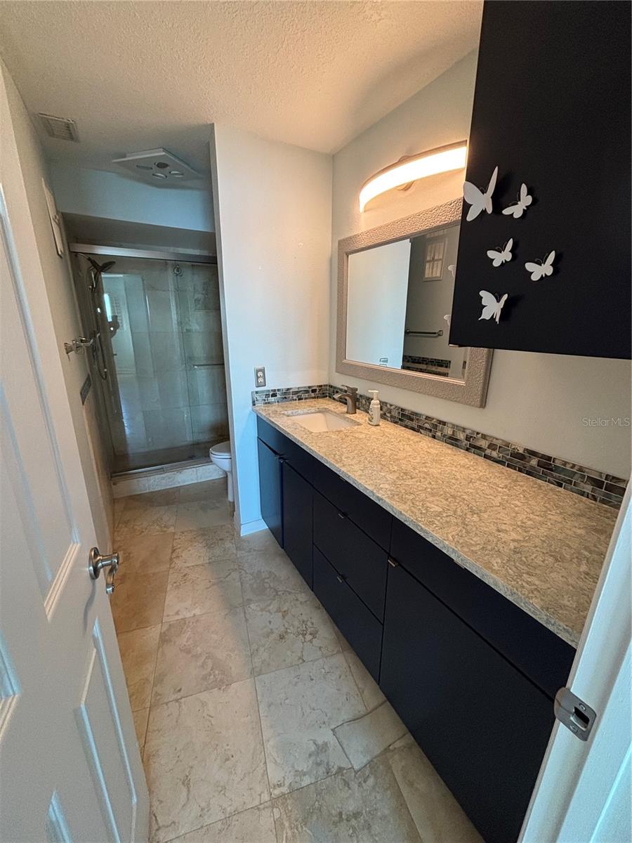 Image 16 of 25 For 610 Island Way 608